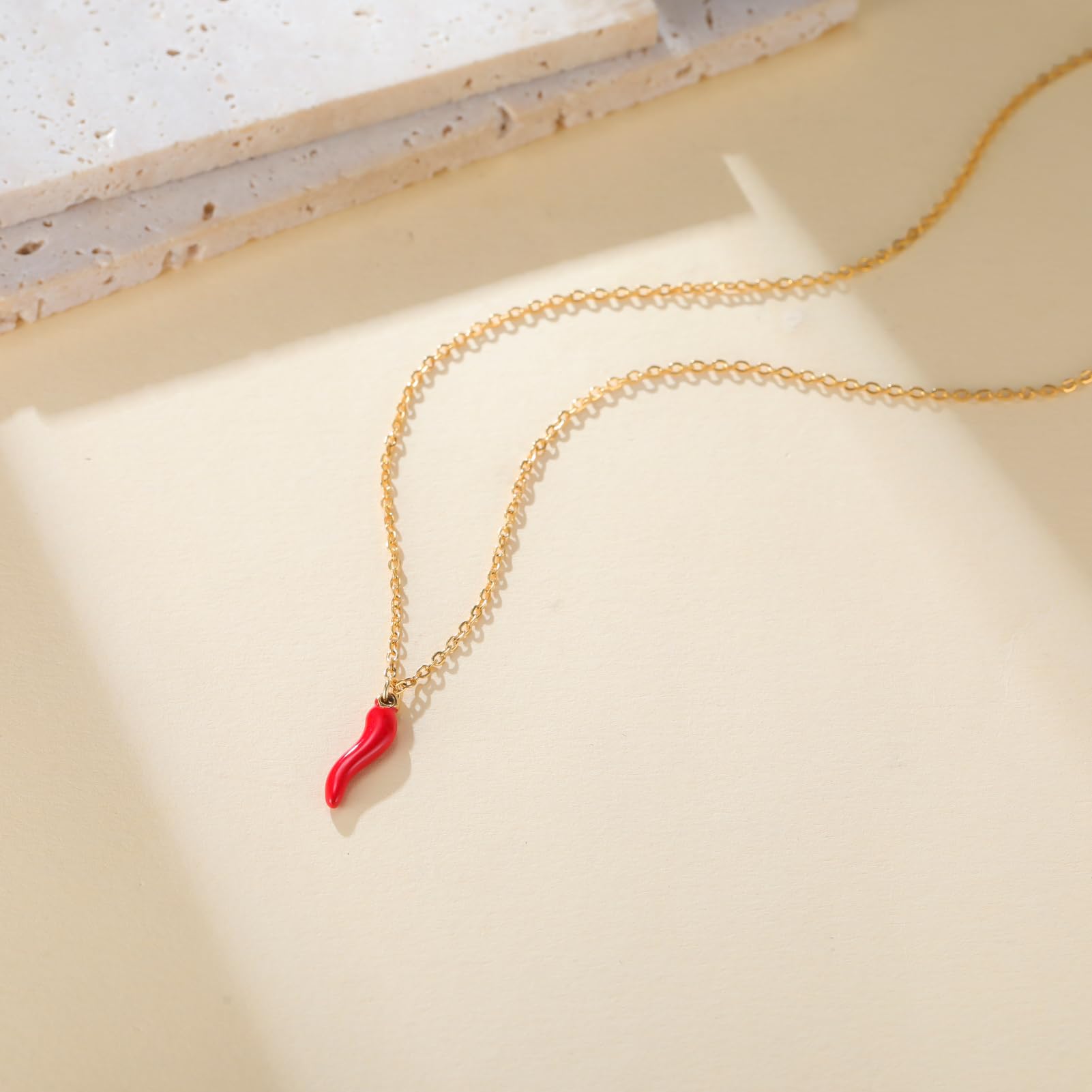 LIKGREAT Włoski róg naszyjnik dla kobiet Cornicello czerwony pieprz naszyjnik szczęśliwy amulet wisiorek ochronny talizman biżuteria