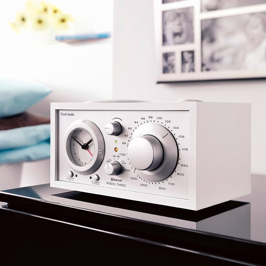 Tivoli　Audio Model Three BT シルバーホワイト Model Three BT – Tivoli Audio