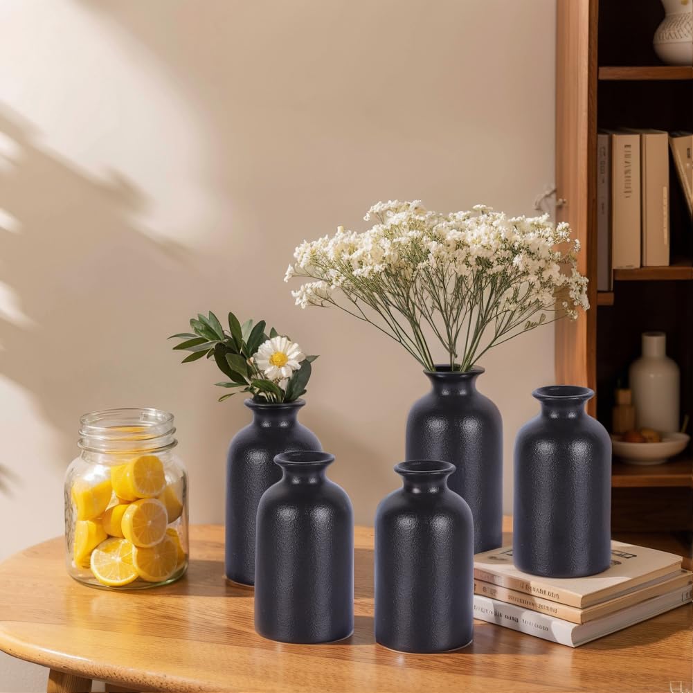 12 sztuk małych czarnych wazonów – ceramiczne wazony na pąki na elementy centralne, mini czarny wazon na trawę pampasową, kwiaty i dekorację stołu, nowoczesne małe wazony do dekoracji wnętrz