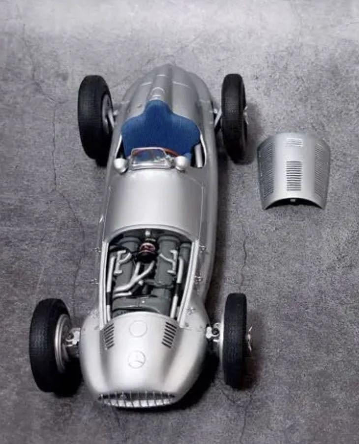 Mercedes Benz W165 1939 1/18スケール