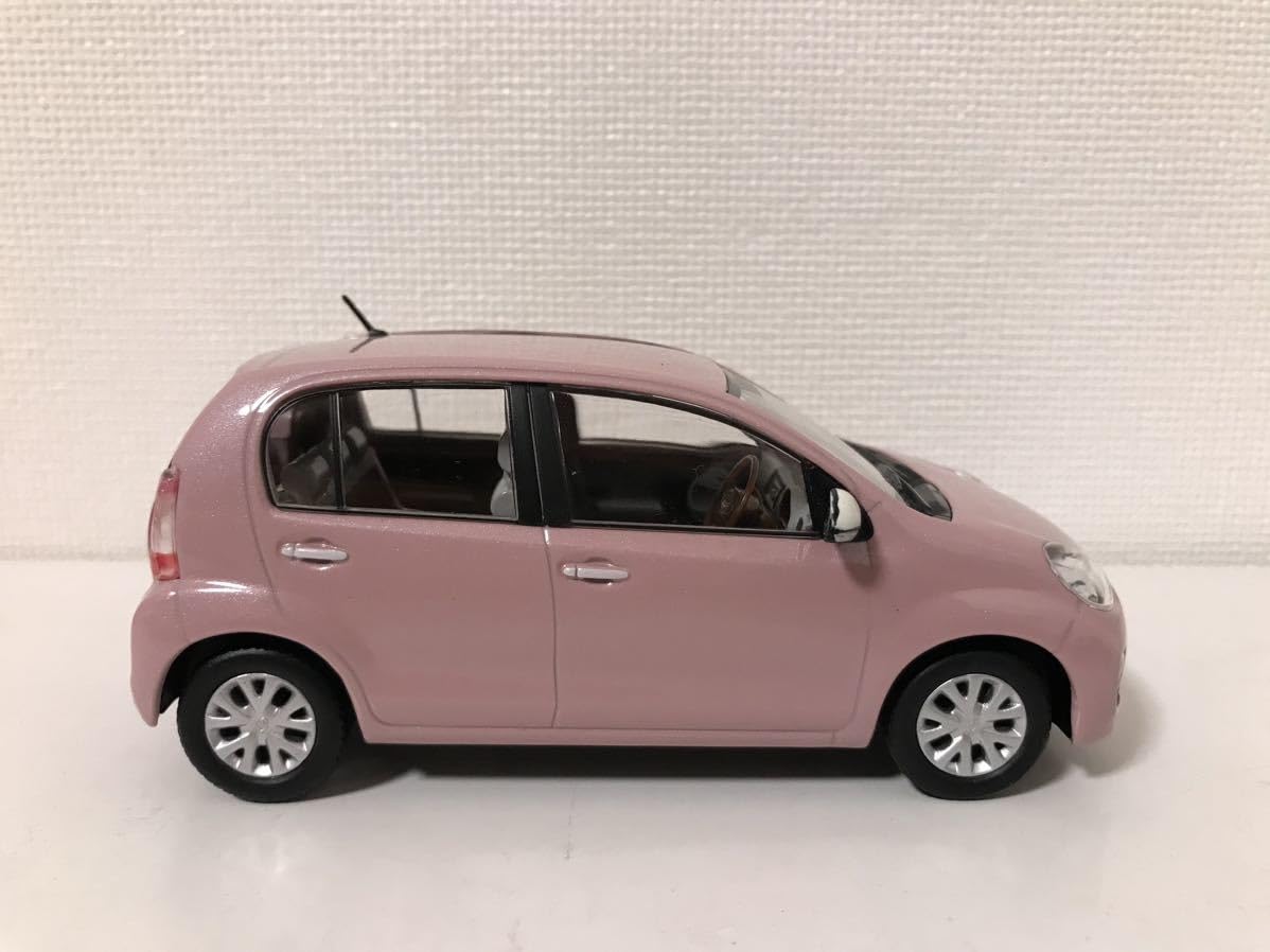 非売品　トヨタ　パッソプラスハナ1/30 カラーサンプル　サクラミックス Amazon | 1/30 ミニカー 2代目パッソ プラスハナ サクラパールマイカ
