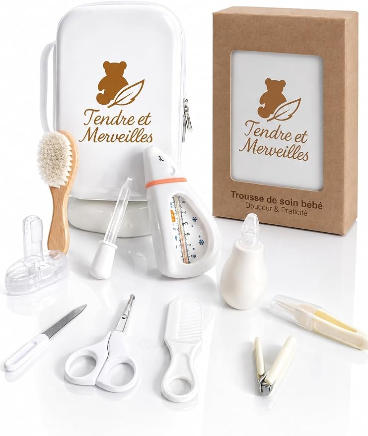 Tendre et Merveilles Trousse de Soin Bébé 10 Accessoires avec Brosse en Bois Naturel et Étui Kraft