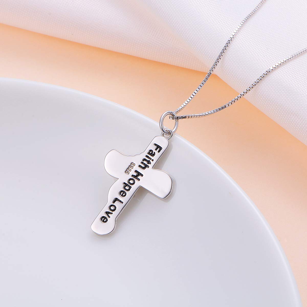 DAOCHONG 925 Sterling Silber Zirkonia Glaube Hoffnung Liebe Kreuz Anhänger Halskette für Frauen Muttertag Geburtstag Geschenke, Box Kette 18 Zoll