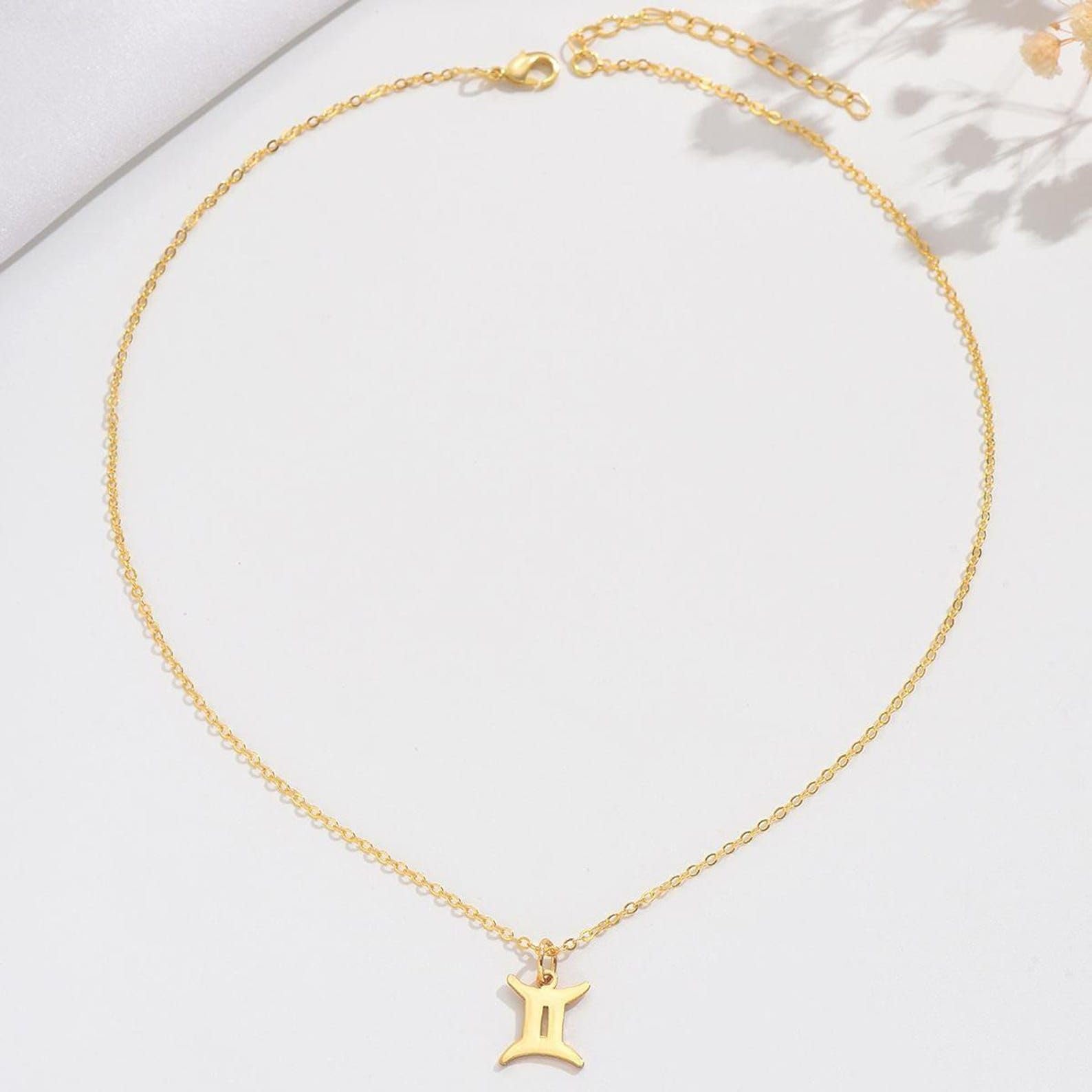 Collana zodiacale con luna e piccolo ciondolo Gemelli, gioiello astrologico personalizzato