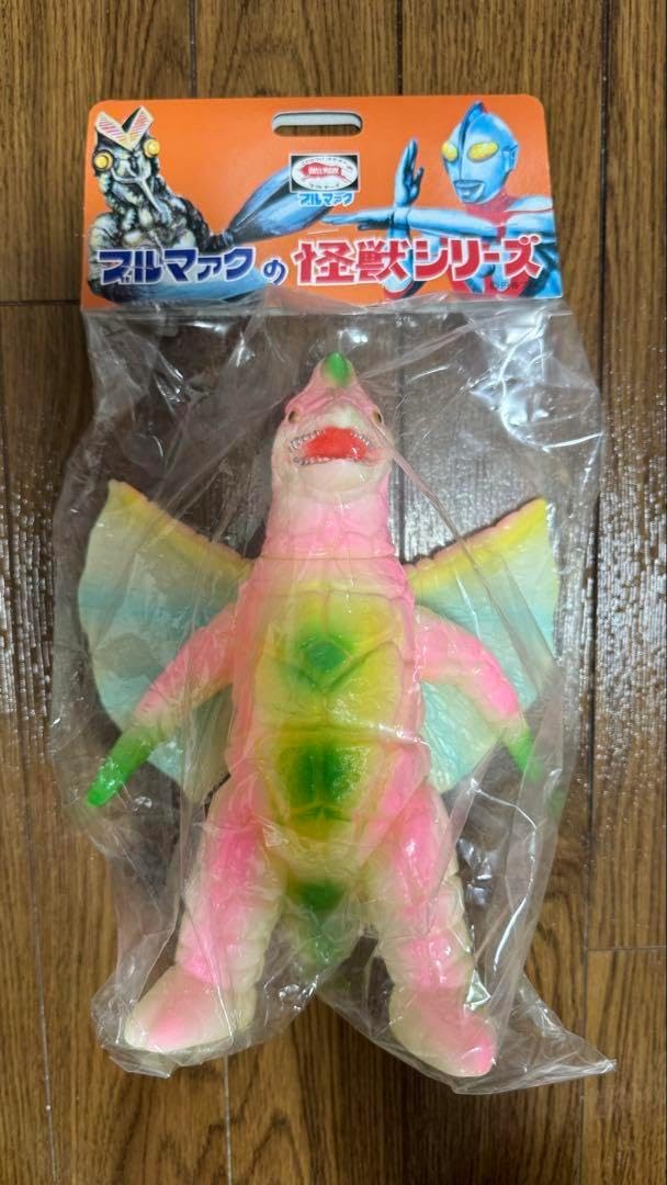 バケタンブログ バケタン2号 レトロイエロー ソフビ バケタンブログ