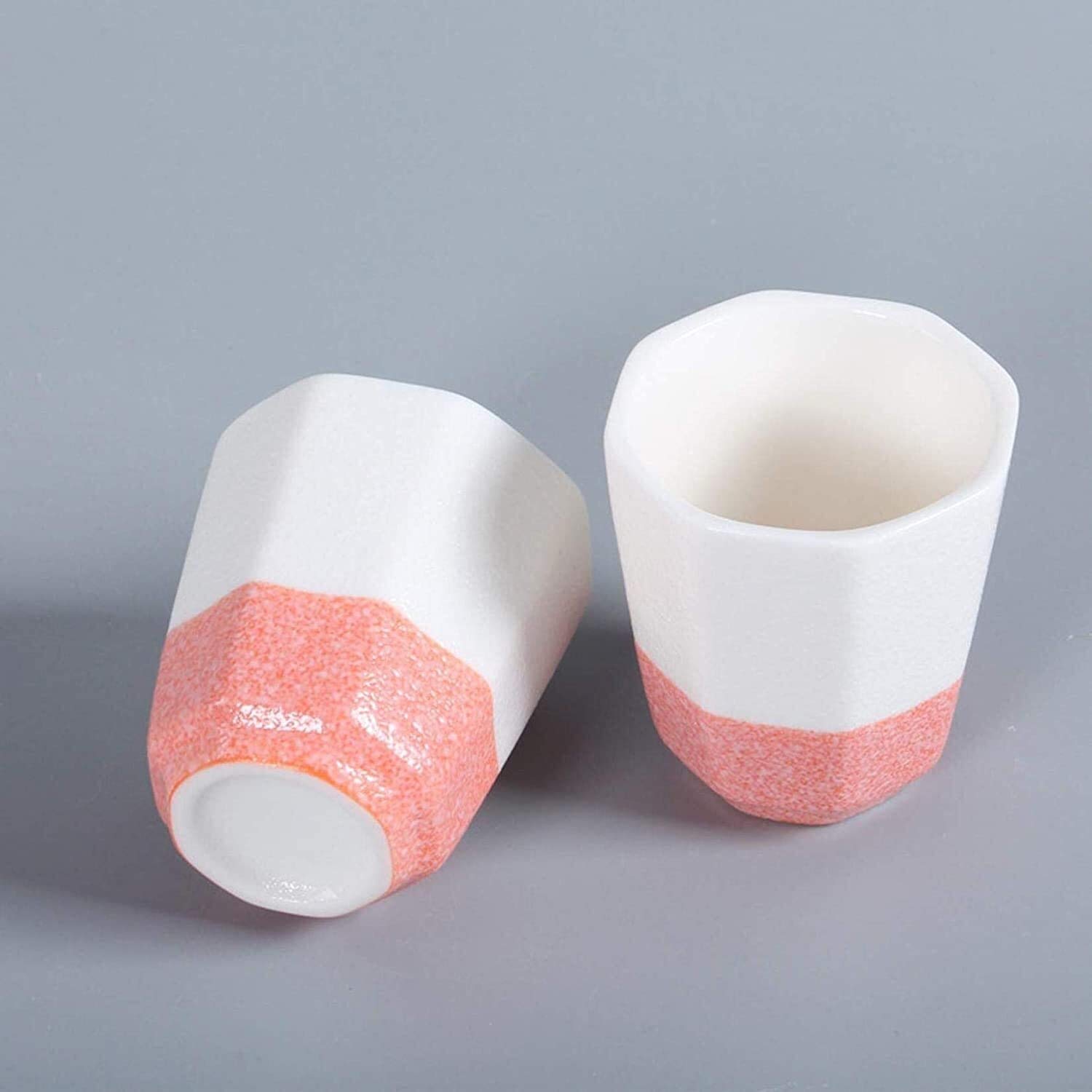 Service à saké en céramique, Bouteille de saké Japonaise Traditionnelle, Bouteille en Porcelaine avec Tasse, Design d'épissure Moderne, 4 Tasses et Plateaux en céramique, 285 ML