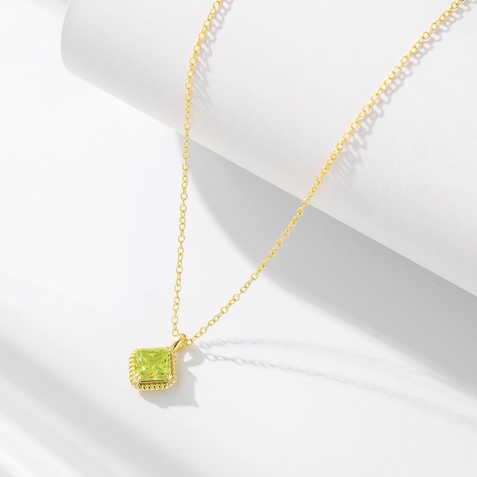 Złoty naszyjnik damski z prawdziwego złota 18k/14k/9k z zawieszką kwadratową z perydotem, prawdziwa biżuteria, łańcuszek regulowany 40 + 5 cm