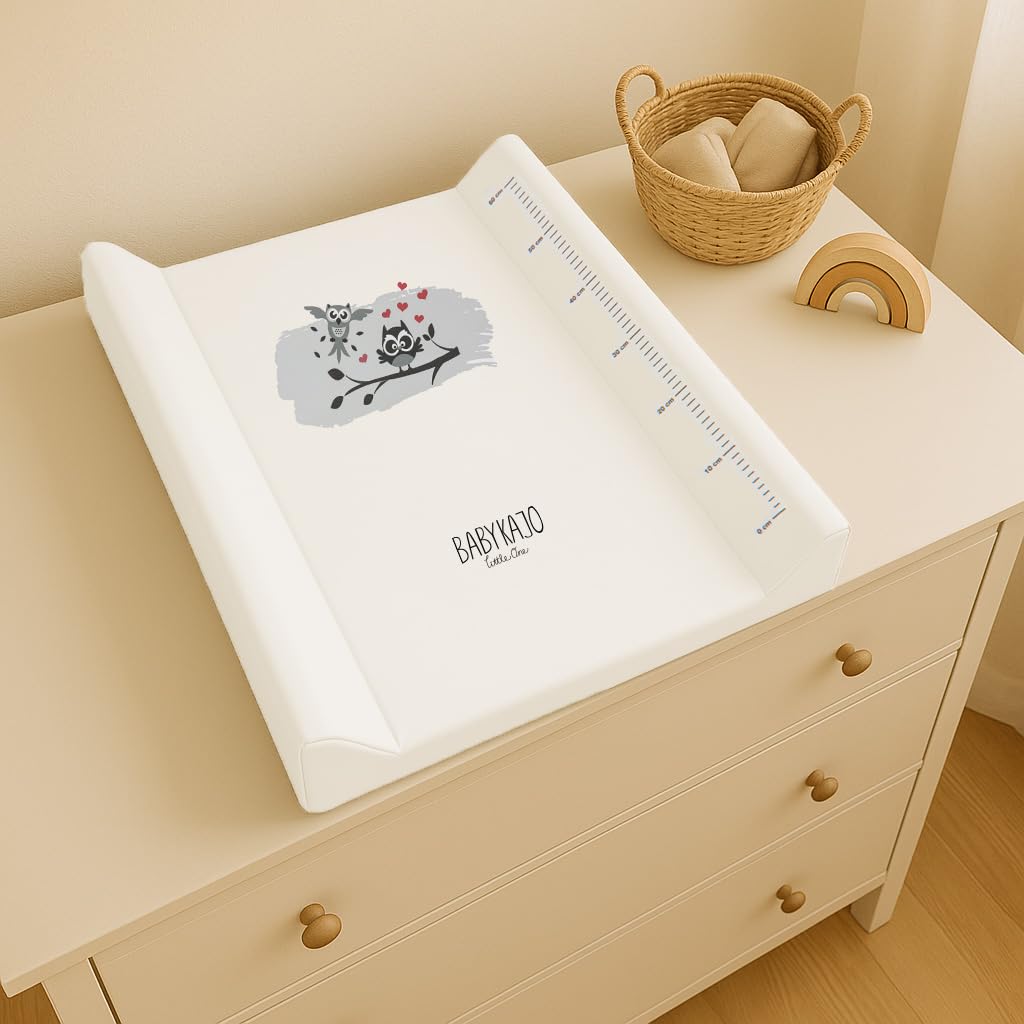 Wickelauflage 50x70 cm - abwaschbare Wickelunterlage mit Lineal - stabile Wickeltischauflage fürs Babybett - stark gepolstert, rutschfest, PVC - Wickelmatte in verschiedenen Designs