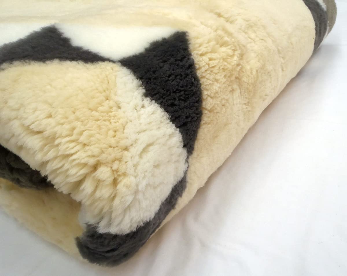 日本製 スプリングラムスキン ムートン ラグ スプリングラム ムートンラグ 65 × 130cm 1.5匹 | アトマダ寝具店