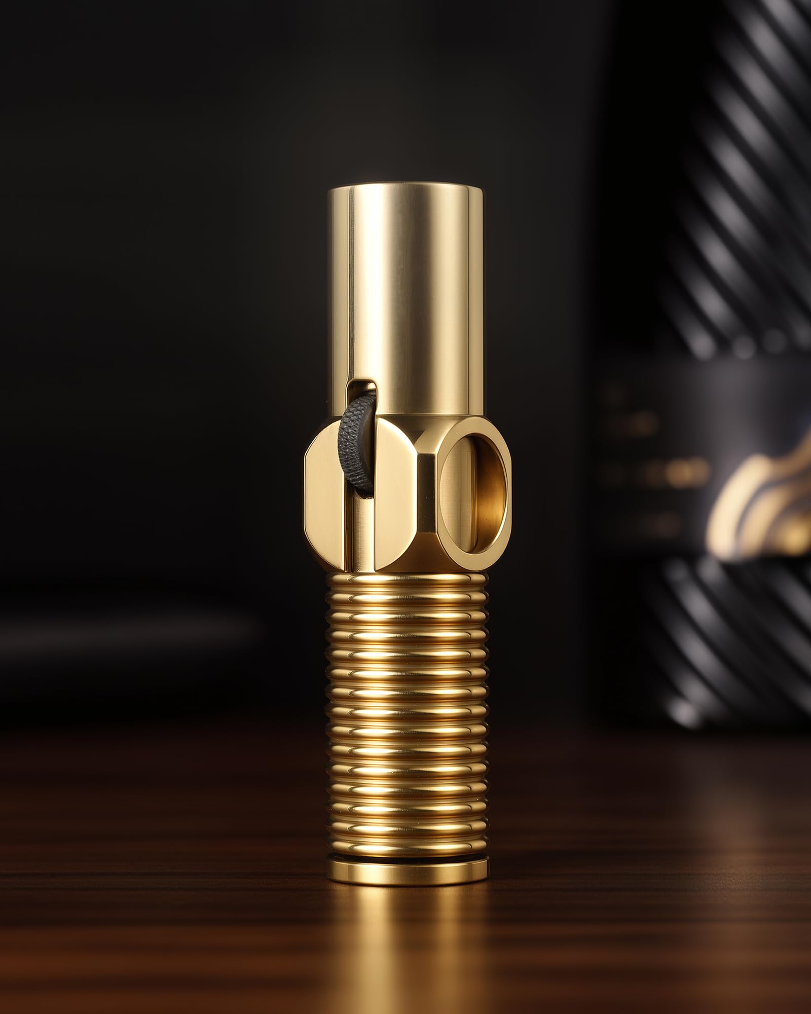 Thorens Big Screw Briquet Trench à Essence Laiton Anti-Vent | Vintage, rechargeable, flamme douce, double flamme, télescopique, molette, camping, cadeau homme unique