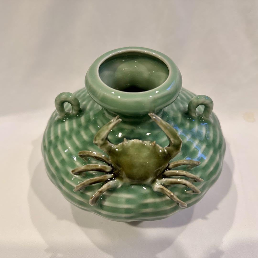 Amazon.co.jp: 中国美術 明州越窯青磁 蟹 飾り壺 カニ 花瓶 花器