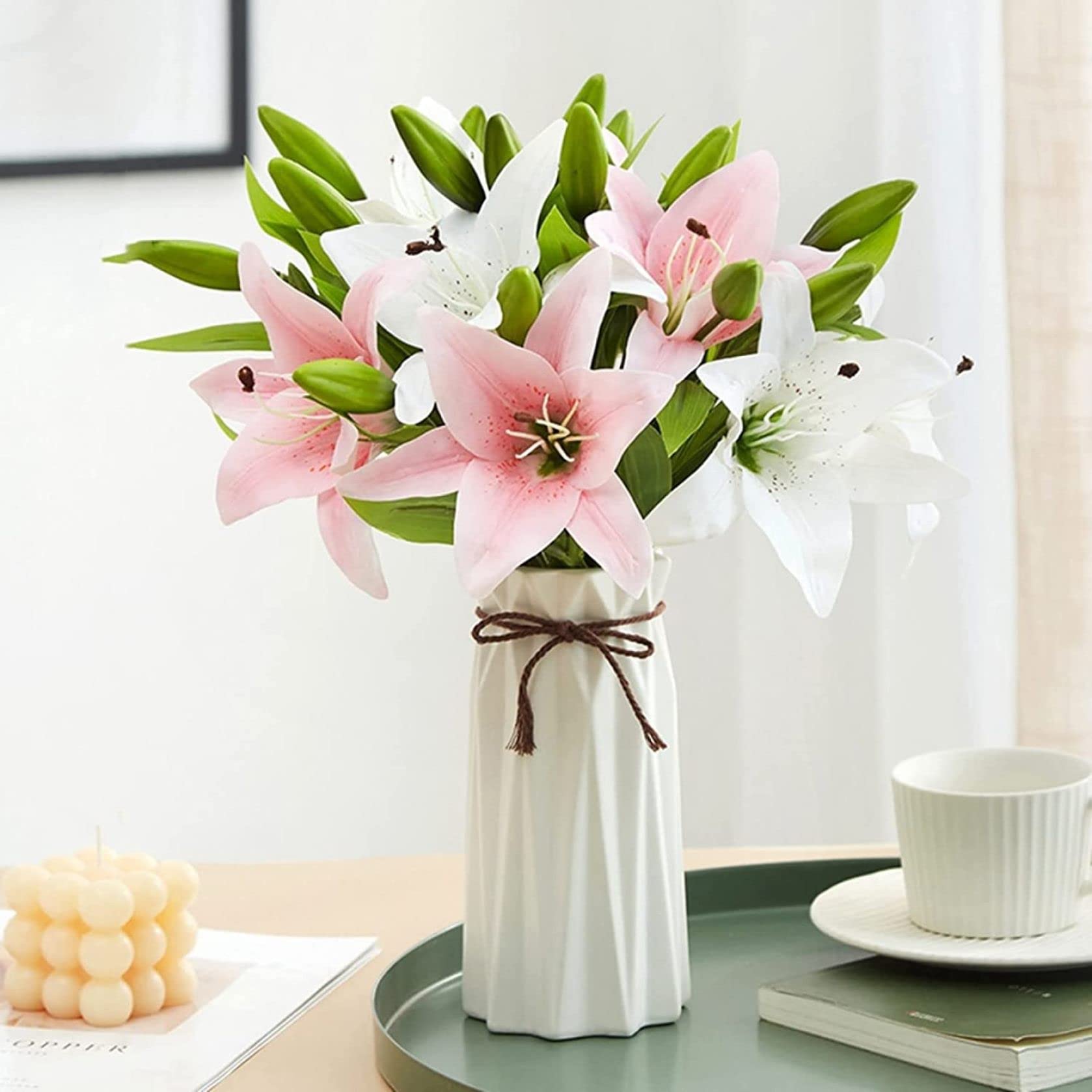 ＊*..優しいペールピンクのお花を添えて..＊°..ほっこり癒しのインテリア Amazon｜造花 インテリア 枯れない花 ゆり ベールピンク 花瓶付き 玄関