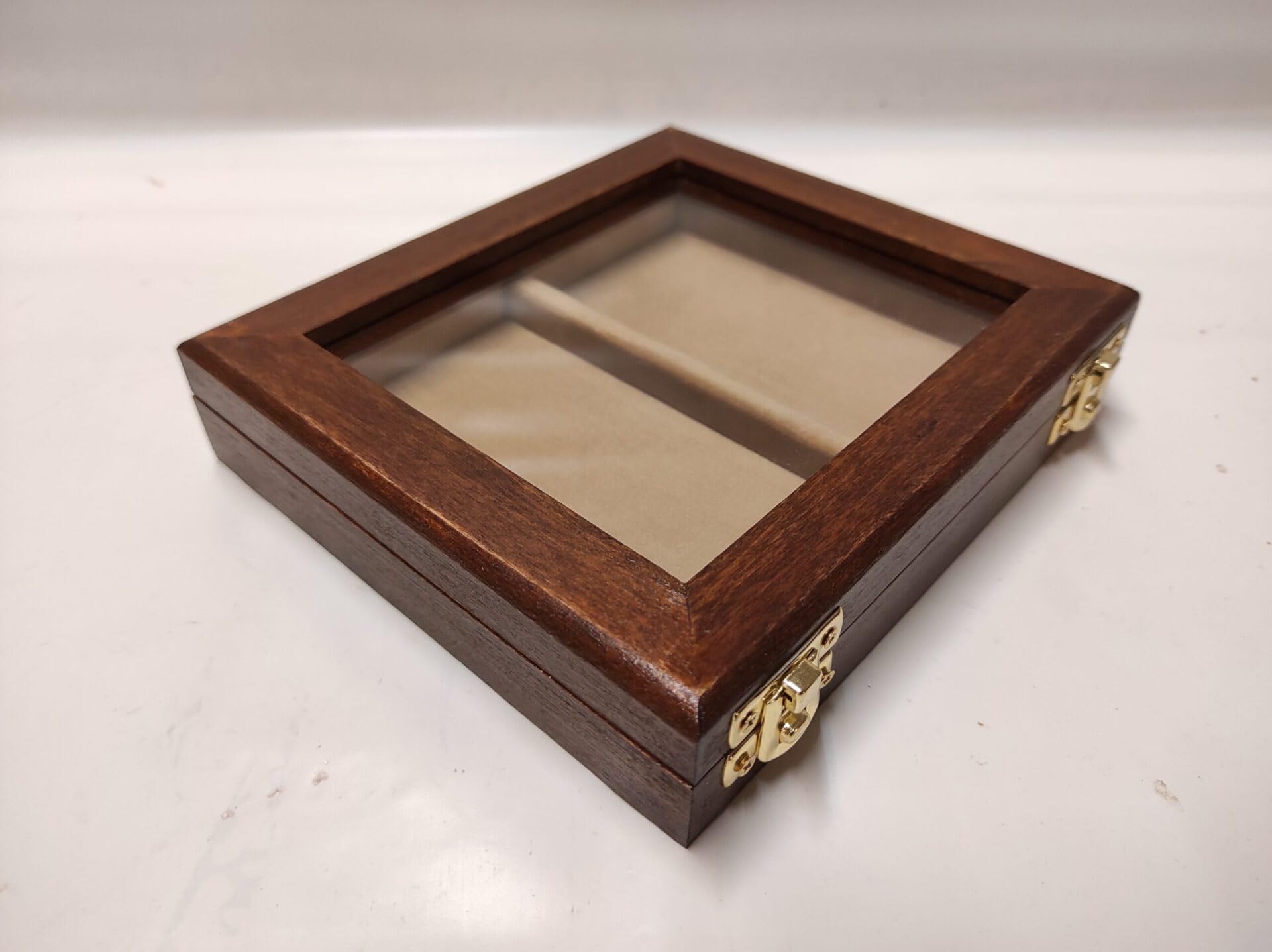 Medaillenetui aus Holz mit Bändchen – Medaillenkasten personalisierbar, Vitrine für Medaillen, Orden & Ehrenzeichen, handgefertigt