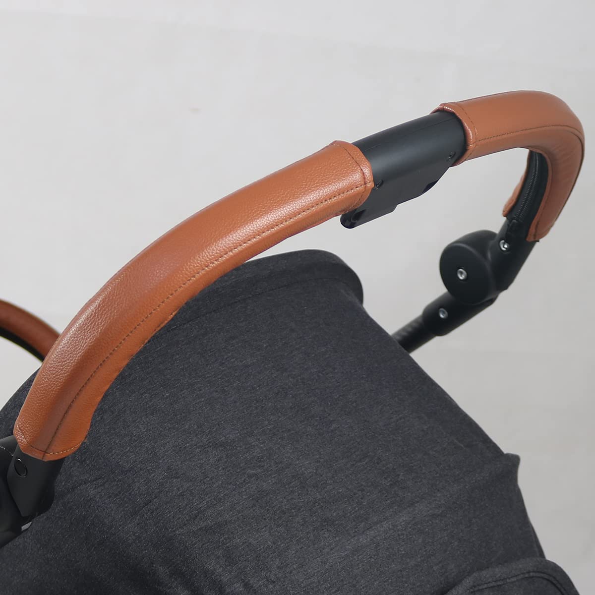 Copertura per maniglia in pelle ecologica in poliuretano, compatibile con passeggino Cybex Melio Carbon, custodia paraurti per passeggino, accessorio per passeggino (per maniglia mamma, marrone)