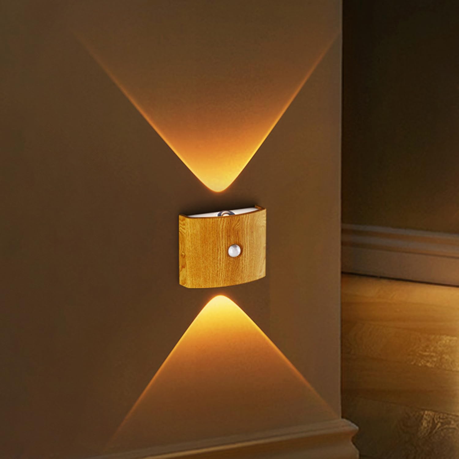 Confezione da 2 luci da Parete a Batteria con sensore di Movimento, Lampada LED per Interni, 3 Colori Verso l'Alto e Verso Il Basso, Illuminazione Wireless Ricaricabile Tramite USB