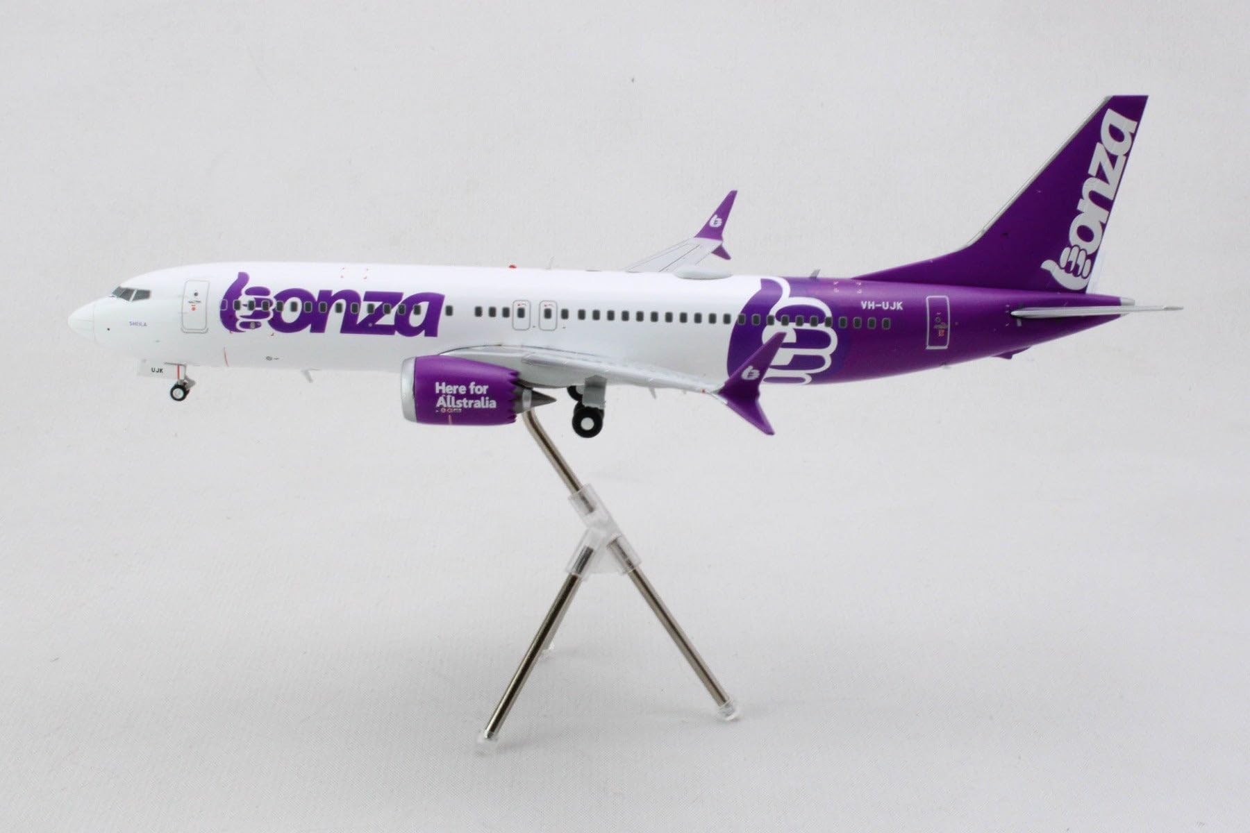 Amazon.com: GeminiJets Boeing 737 MAX 8 Commercial Aircraft Bonza