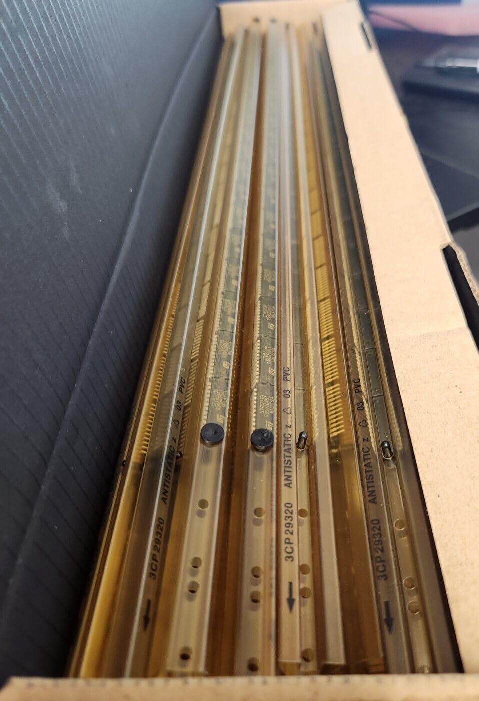 (1 PC) STV8223B STMicroelectronics MULTISTANDARD Video and Sound IF System