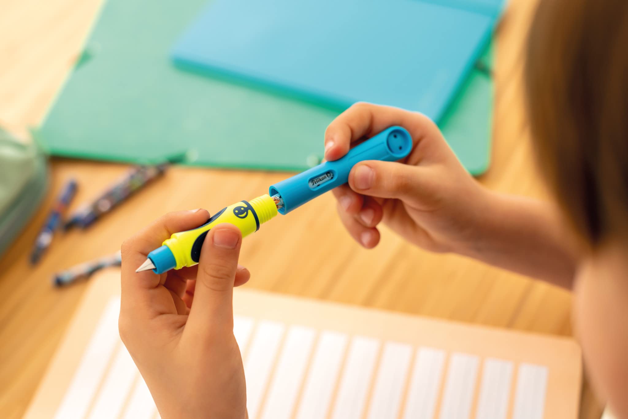 Pelikan® Pióro wieczne Griffix do nauki pisania | Średnia stalówka | Na atrament | Dla prawo i leworęcznych | Biuro Szkoła Studia Praca | Kaligrafia Komfortowe i Gładkie pisanie | Blue