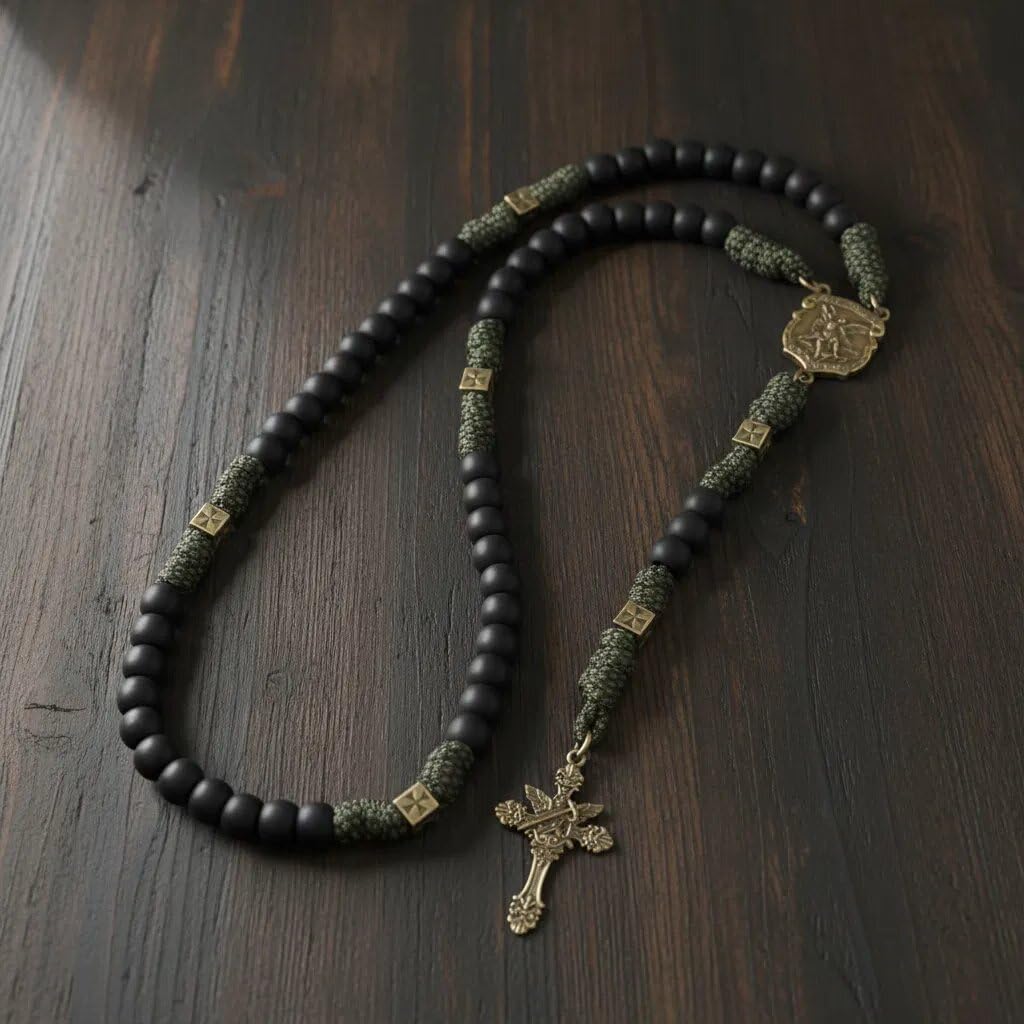 Nazareth Store Rosenkranzkette aus antikbronzenem Metall mit robustem Paracord, schwarzen matten Gebetsperlen, Heiligenmedaille und Kreuz