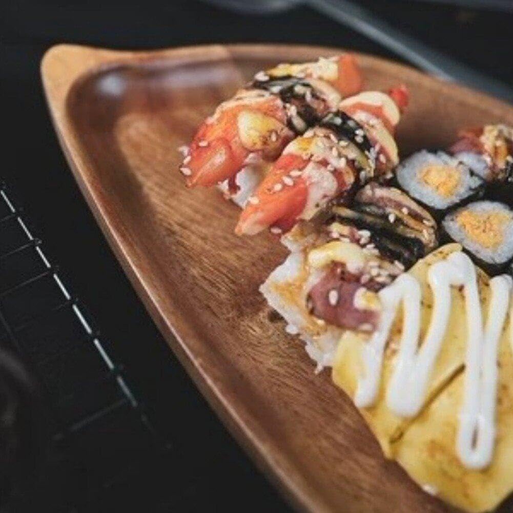 Lot de 2 plateaux de service en bois en forme de feuille – Idéal pour les aliments, les biscuits, le pain, les fruits, les sushis, les desserts – Idéal pour le dîner et le petit déjeuner