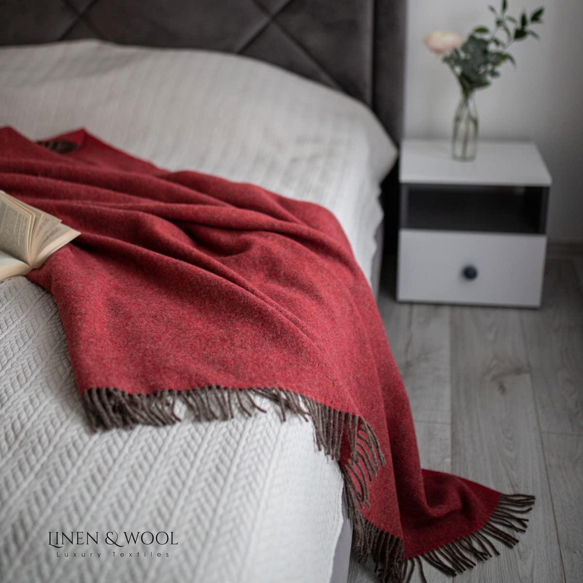 Linen & Cotton Weiche Warme Decke Wolldecke Wohndecke Kuscheldecke Columbus - 100% Reine Neuseeland Wolle, Rot Braun (140 x 200 cm) Sofadecke Couchdecke Überwurf Blanket Plaid Winter Sofa Schurwolle