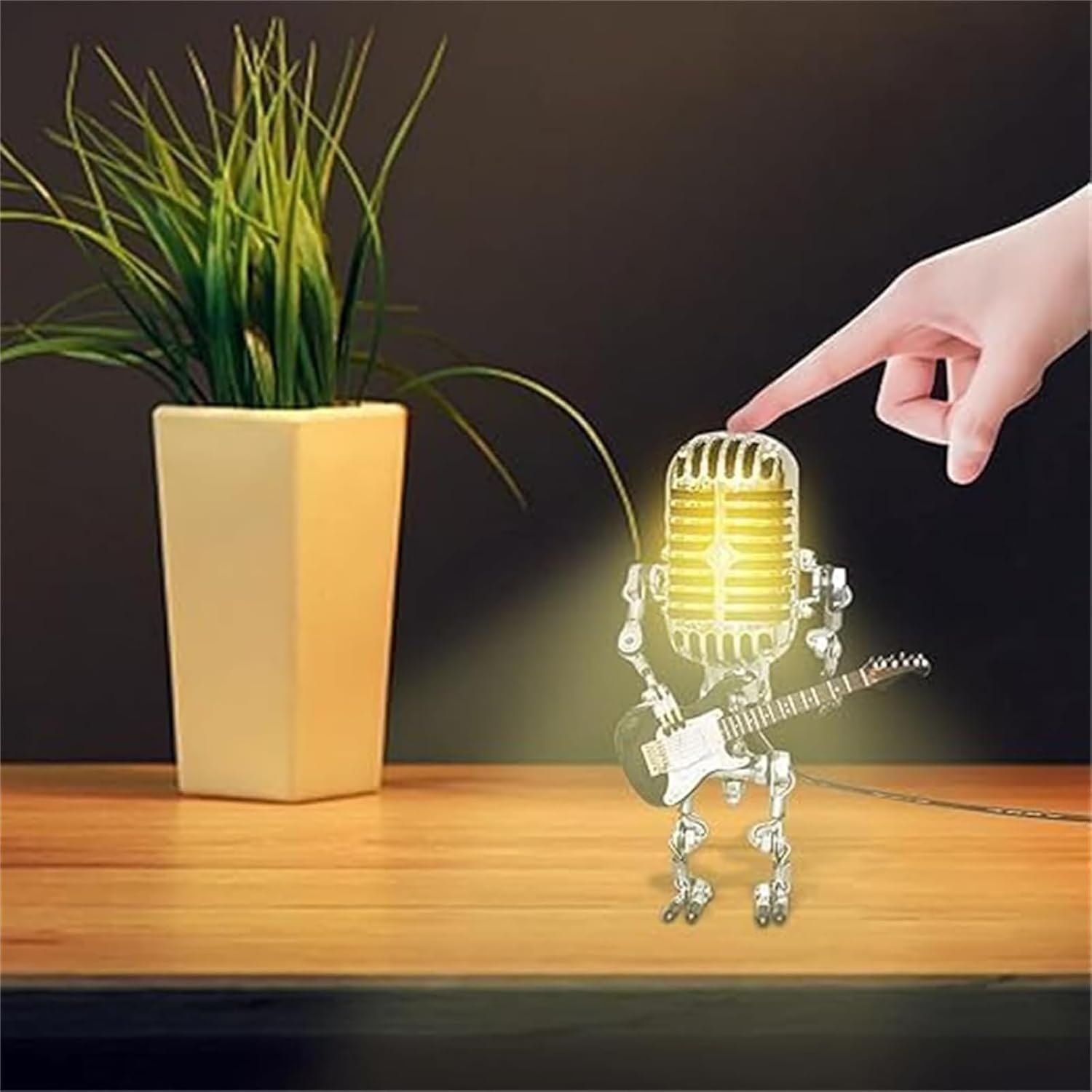 Mic Rockbot, Retro Style Microphone Robot Table Lamp, Holding Guitare Vintage Night Light