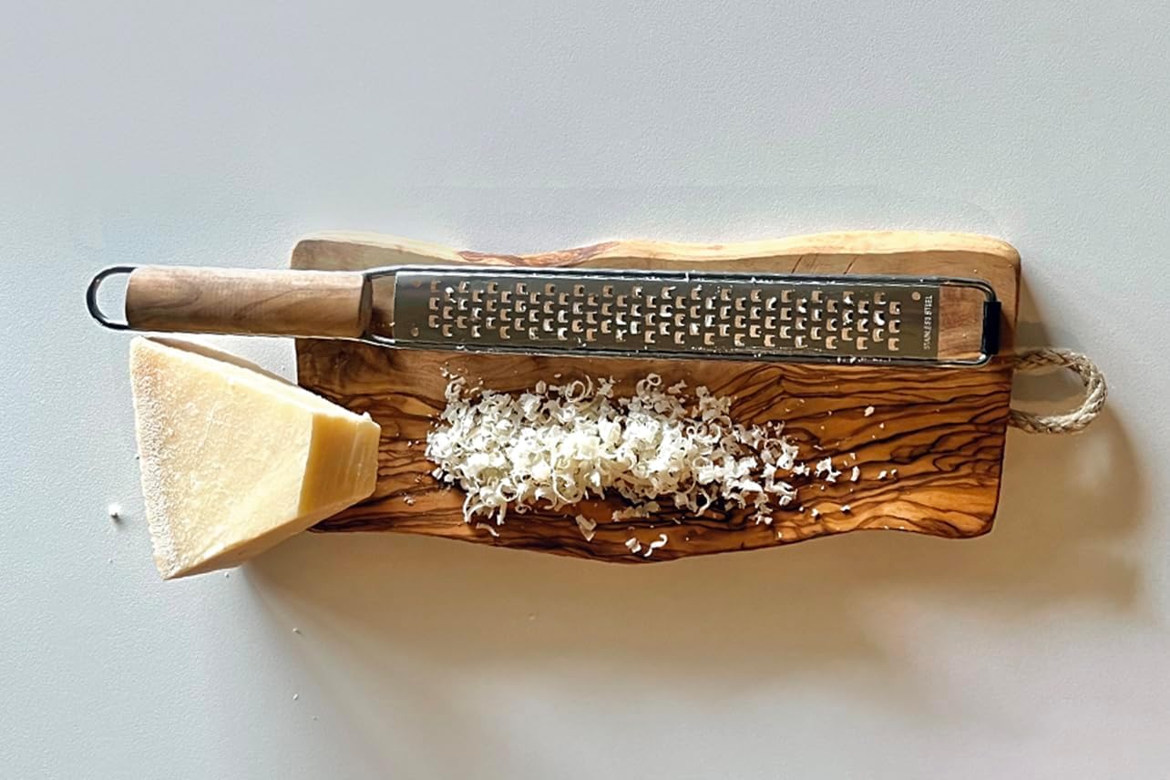 Verve CULTURE- Italian Olivewood Coarse Cheese Grater- Handcrafted Paddle Grater for Cheddar, Mozzarella, Ginger and Vegetables- Stainless Steel Blade- Olive Wood Handle- Made in Italy