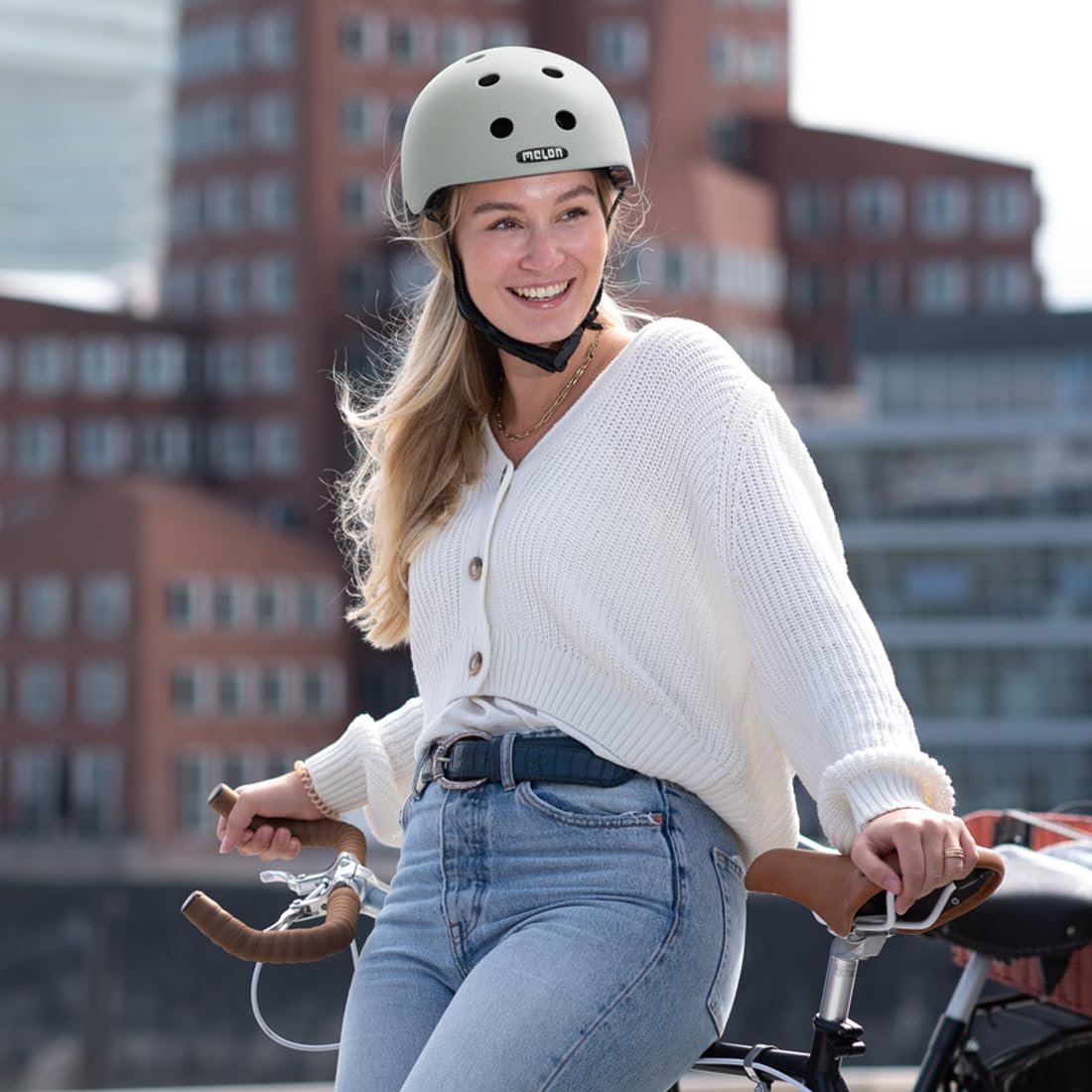Melon »Rainbow Red« Leichter und Cooler Fahrradhelm für Damen, Herren und Kinder mit maximalem Schutz