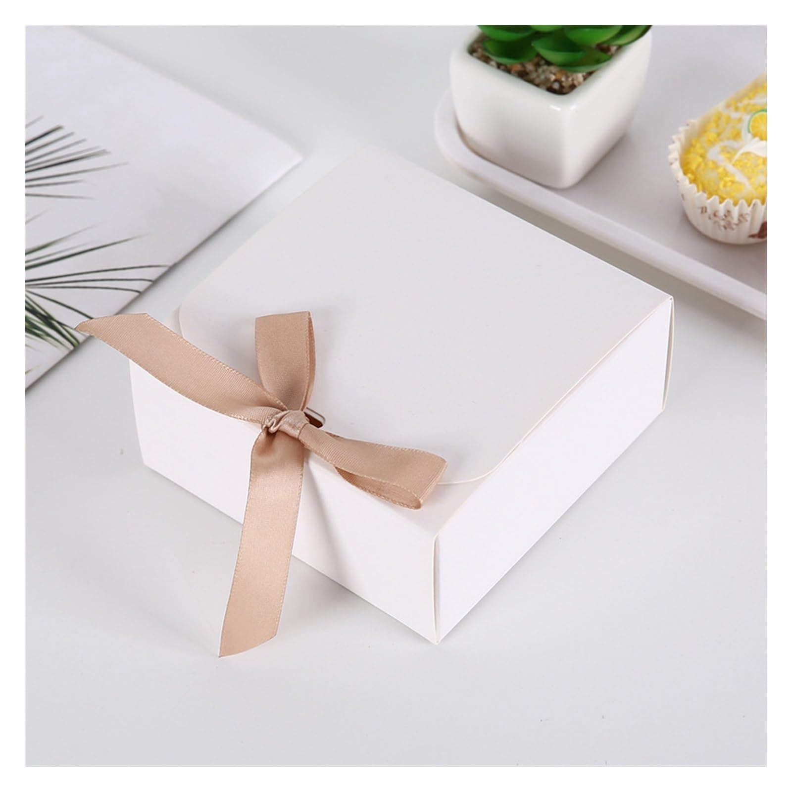 Boîtes cadeaux Kraft Boîte-cadeau en papier Kraft blanc 10 pièces, boîte de rangement de bonbons, chocolat et biscuits faits à la main, fournitures de fête, rangement de vêtements for anniversaire ( S