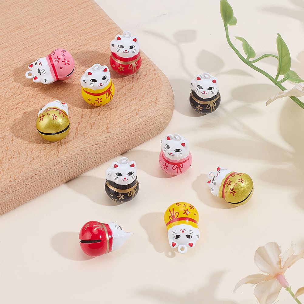 WEBEEDY 10 PCS Lucky Cat Collier Cloches 5 Couleurs Cloches de Collier pour Animaux de Compagnie avec Anneaux de Clés Breloques de Collier de Chat Chanceux en Laiton Son Clair et Fort DIY Sac Décor
