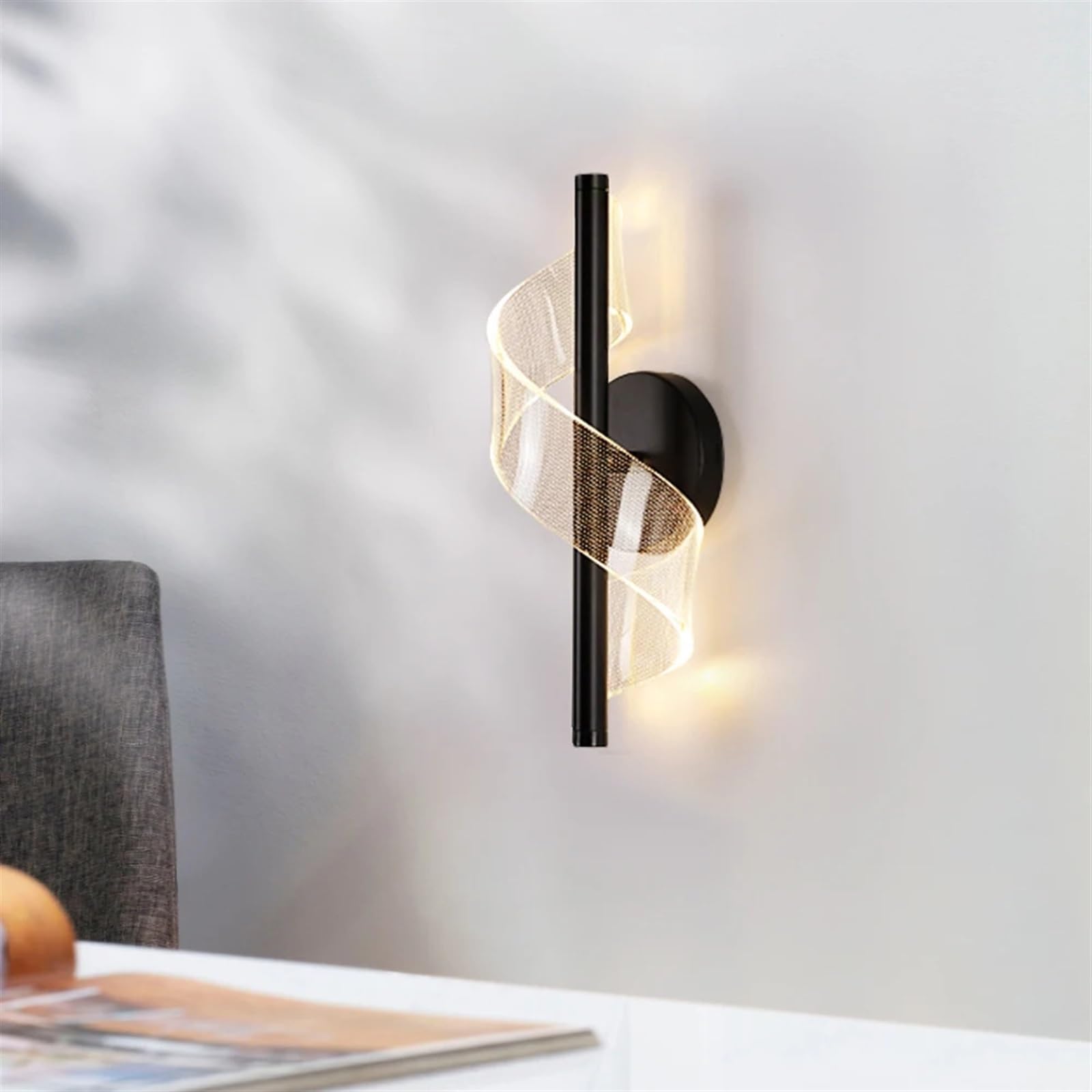Lampe moderne LED d'intérieur pour créer une ambiance feutrée dans le lit