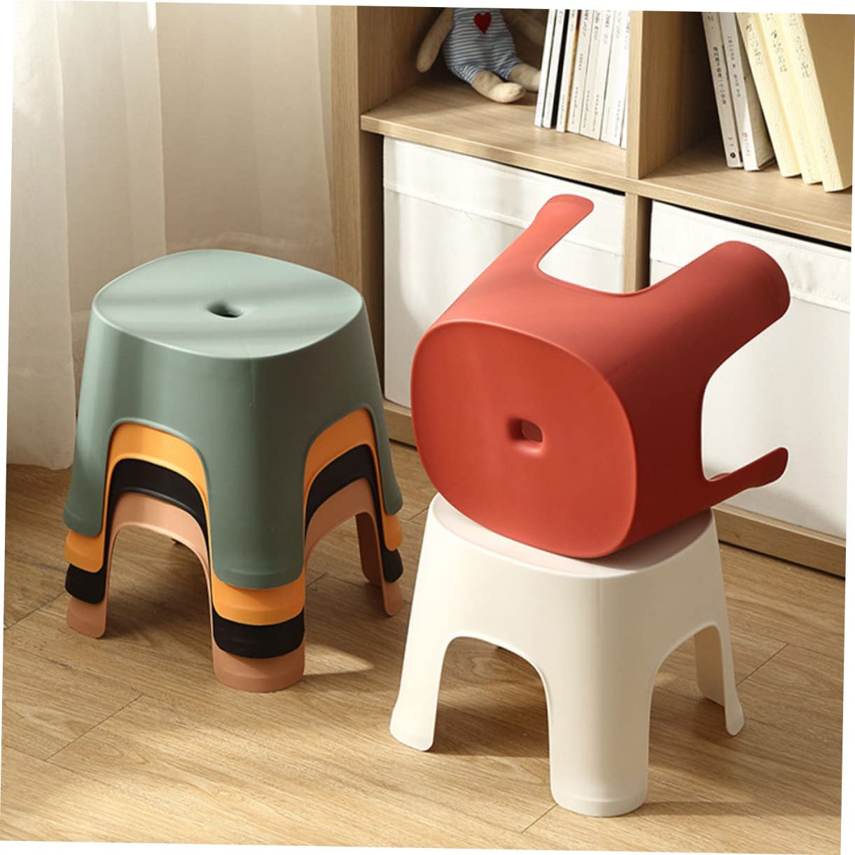 Alipis Sgabello Piccolo in Pvc Antiscivolo e Leggero per Bagno e Casa, Sgabello per Cambio Scarpe Colore Rosso, per Ragazzo Ragazza e Famiglia