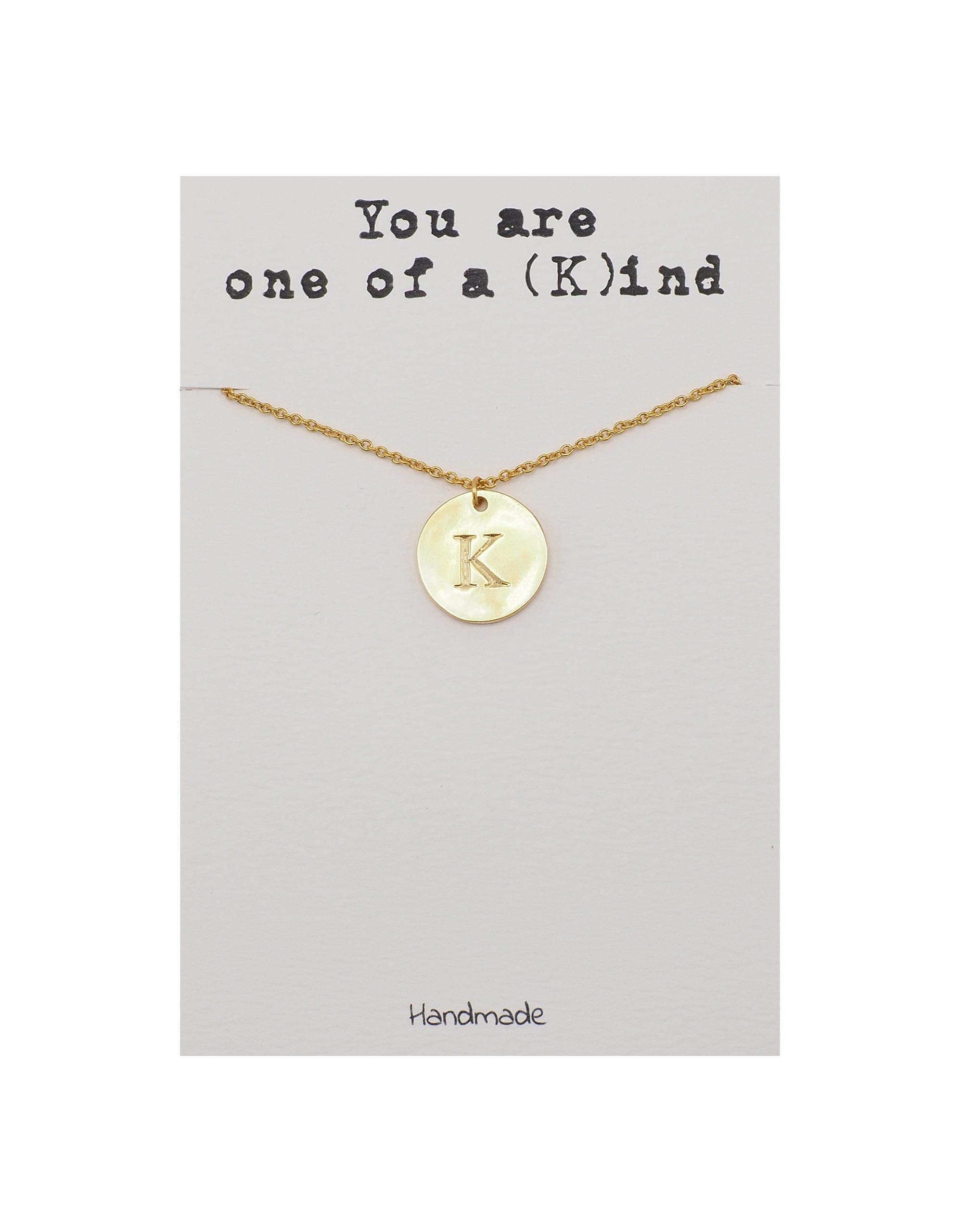 QUINNLYN & CO. Collana da donna con ciondolo rotondo con iniziale, con biglietto di auguri personalizzato, regalo regolabile per lei, da 40,6 cm a 45,7 cm, color oro