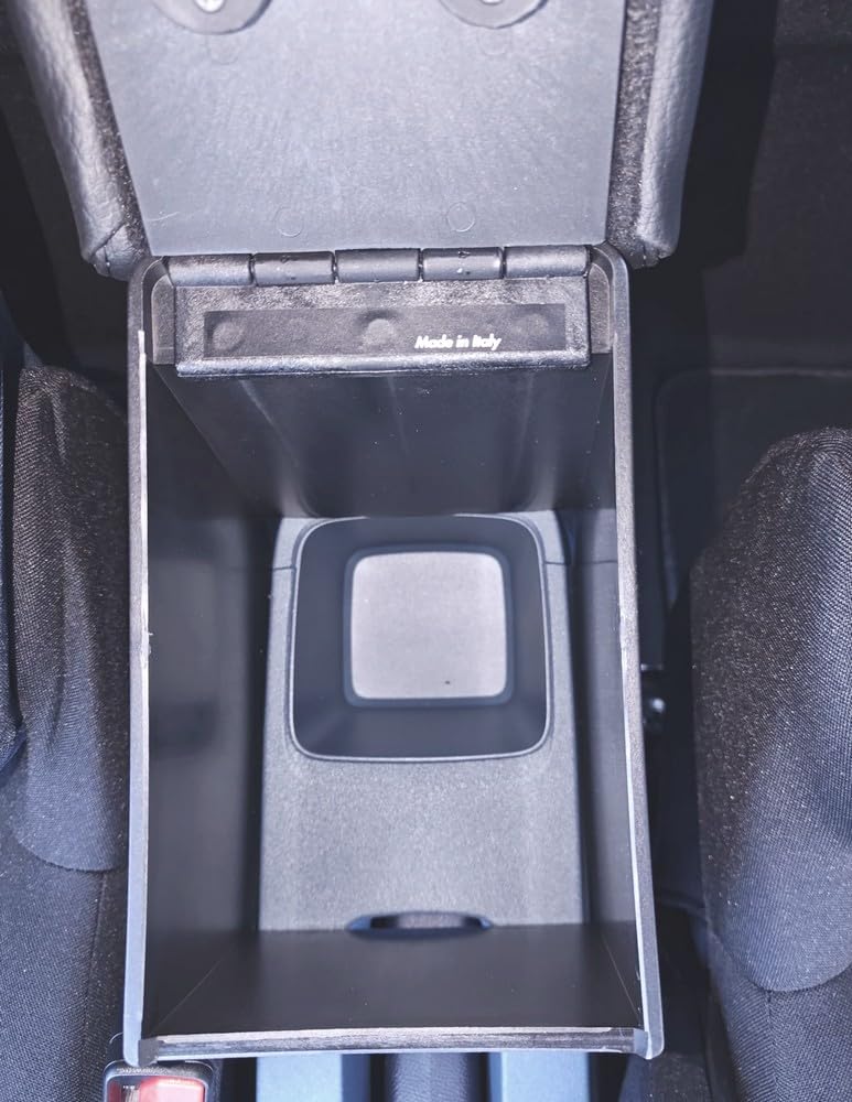 WOOD COMPANY Bracciolo Compatibile con Fiat Grande Panda Versione Benzina in Tessuto Nero con Cuciture Gialle (Non Adatto alla Versione Hybrid o Elettrica)