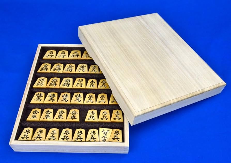 竹風作・昇龍書・御蔵黄楊将棋駒・内蓋付桐製平箱入り★紗季作★金蘭駒袋付き Amazon | 竹風作 昇龍書 御蔵黄楊将棋駒 内蓋付桐製平箱入り
