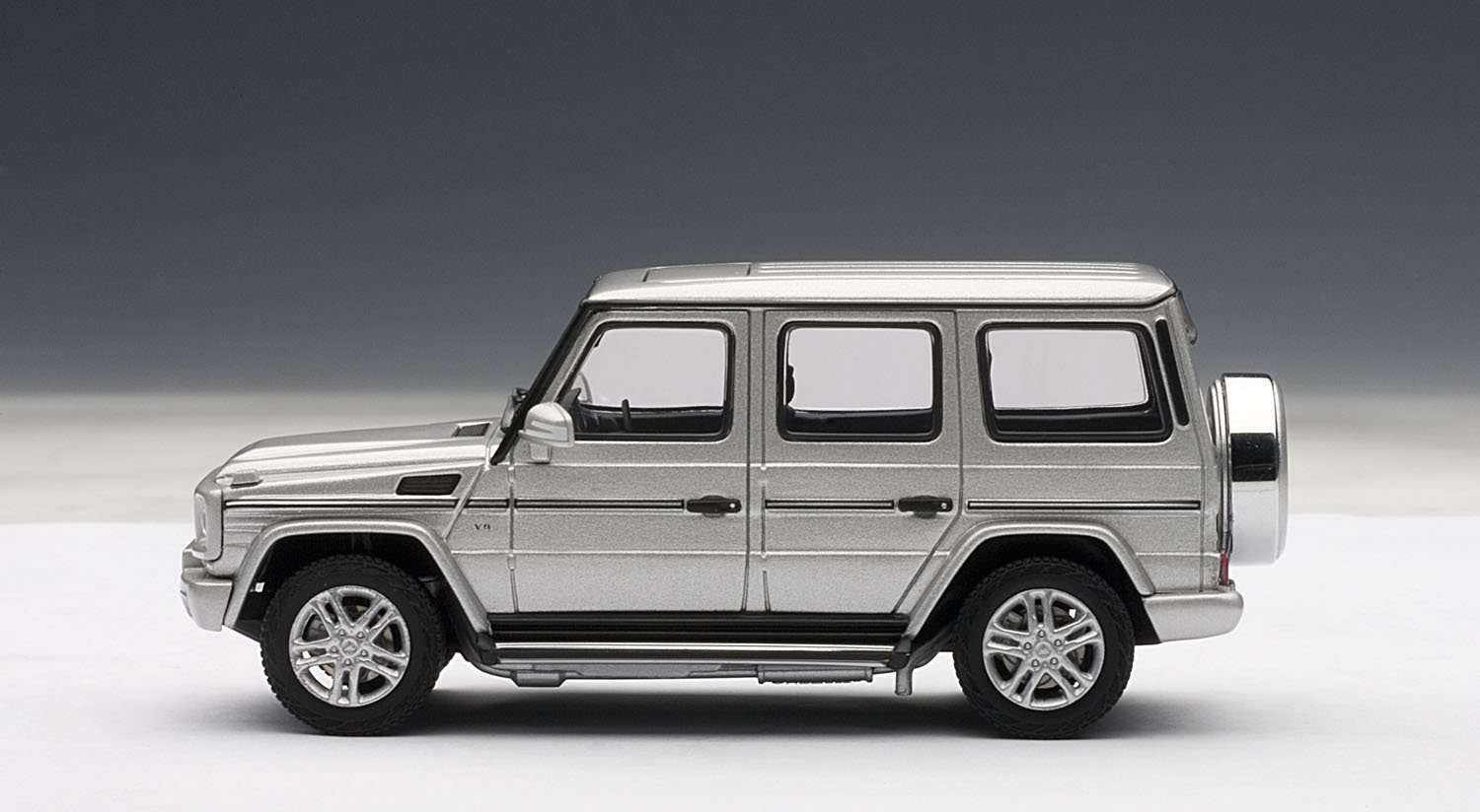 メルセデスベンツ- シルバーのクラシックモデル 模型 #玩具＃＃ギフト＃ Amazon.co.jp: AUTOart 1/43 メルセデス ベンツ Gクラス 12 (シルバー