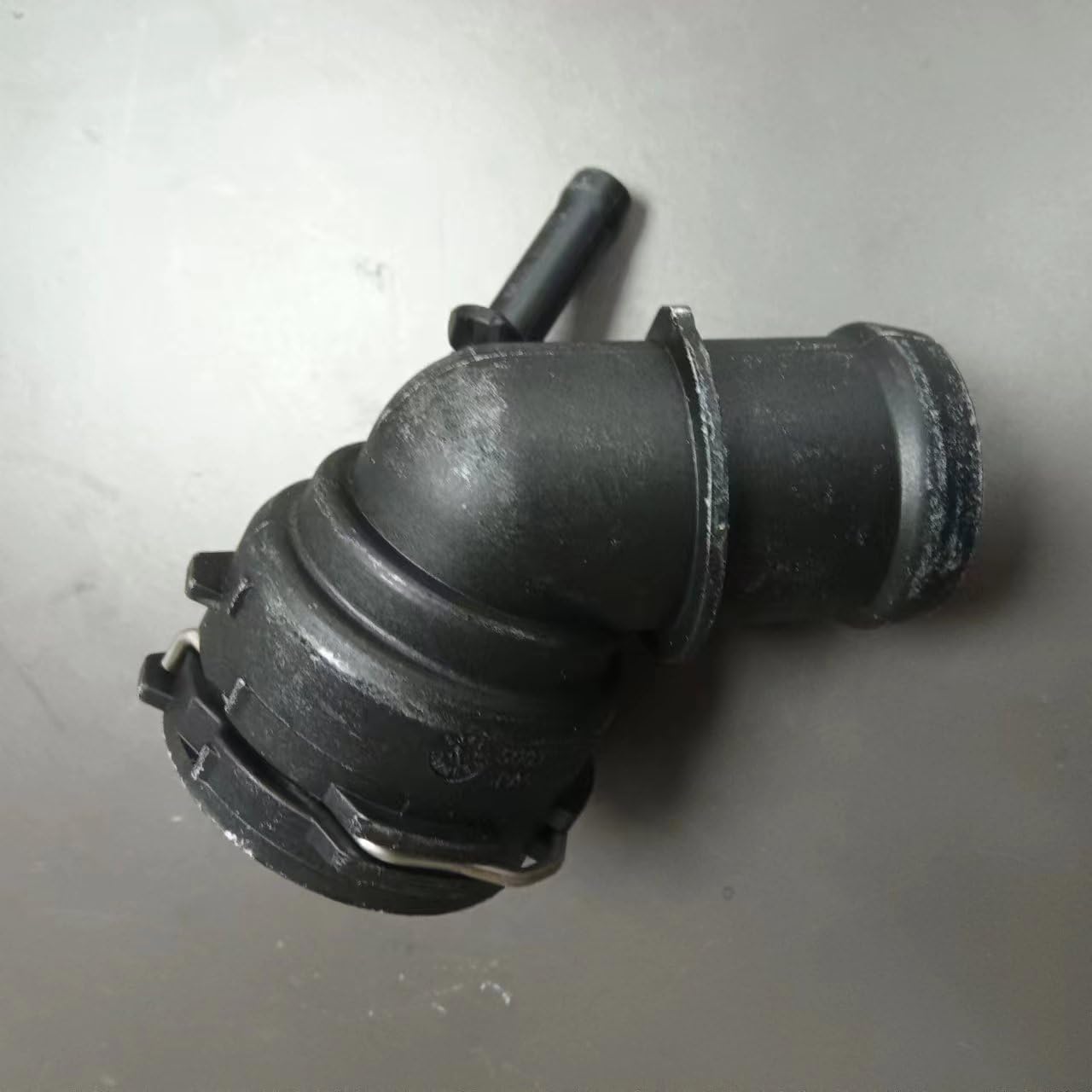 PIPE CONNECTOR 5Q0122291BE 5Q0 122 291BE, Compatible with V-W