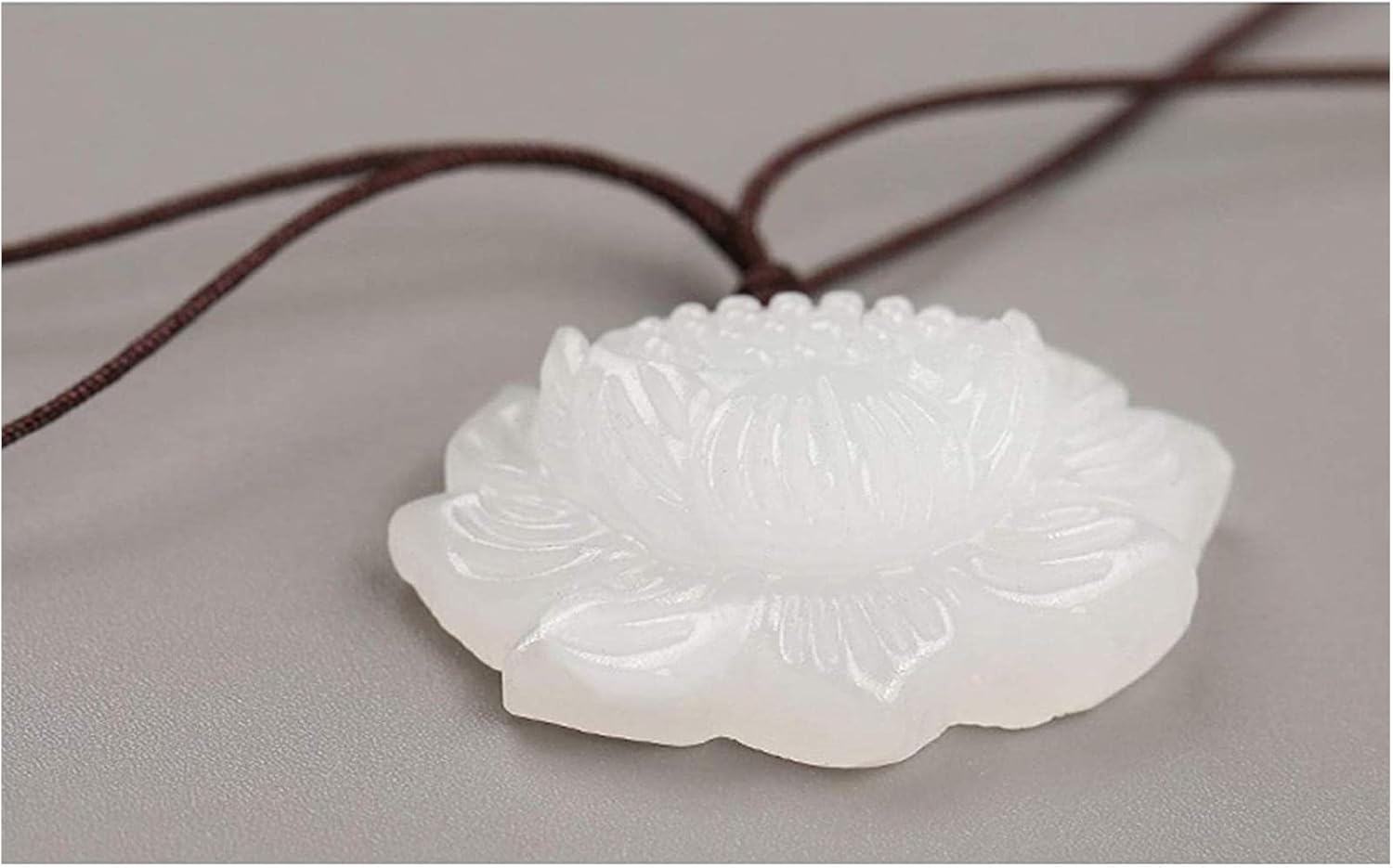 白い磁器のページブックマーク付きの小さなフレッシュでクラシックなスタイルのブックマークは、教師へのユニークなギフトです。