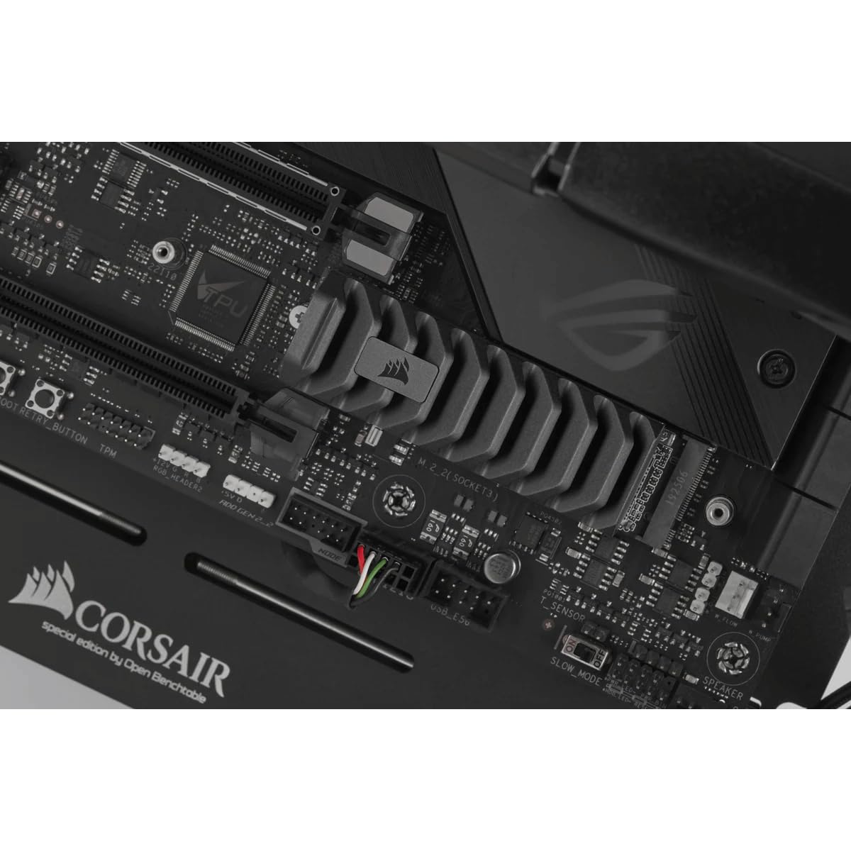 Corsair Mp600 Pro Xt - Ssd - Crittografato - 2 Tb - Interno - M.2 2280 - Pcie 4.0 X4 (nvme)