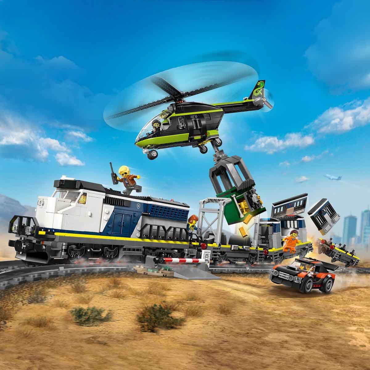 LEGO City Rapina al Treno della Polizia Giocattolo - Modellino di Treno Telecomandato con Binario Circolare, Elicottero, Auto da Rally e 6 Minifigure - Regalo STEM per Bambini da 7 Anni in su - 60508