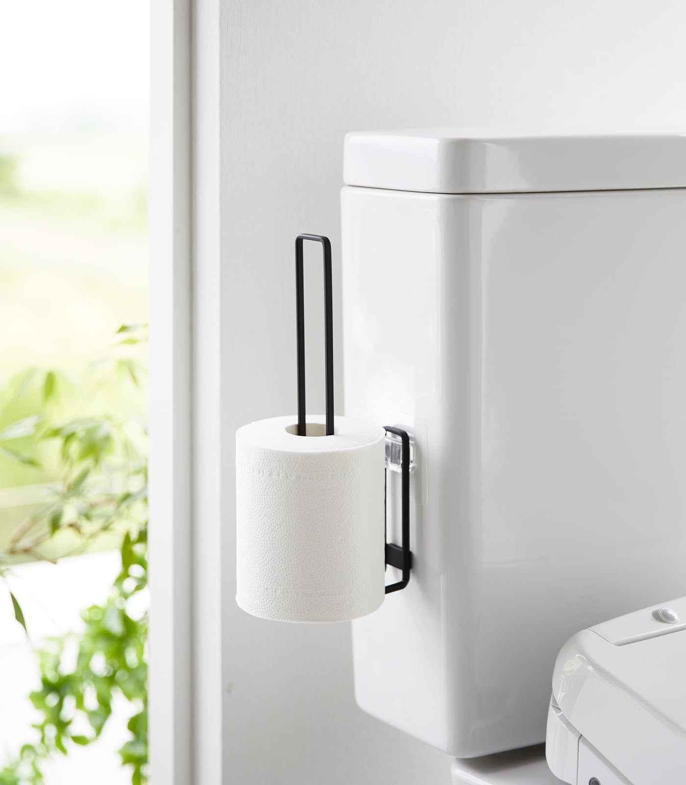 Yamazaki 5990 TOWER Film Hook Toilet Paper Holder, black, Steel/Silicone, Minimalist, 3.7 x 7.3 x 25 cm - Image 3