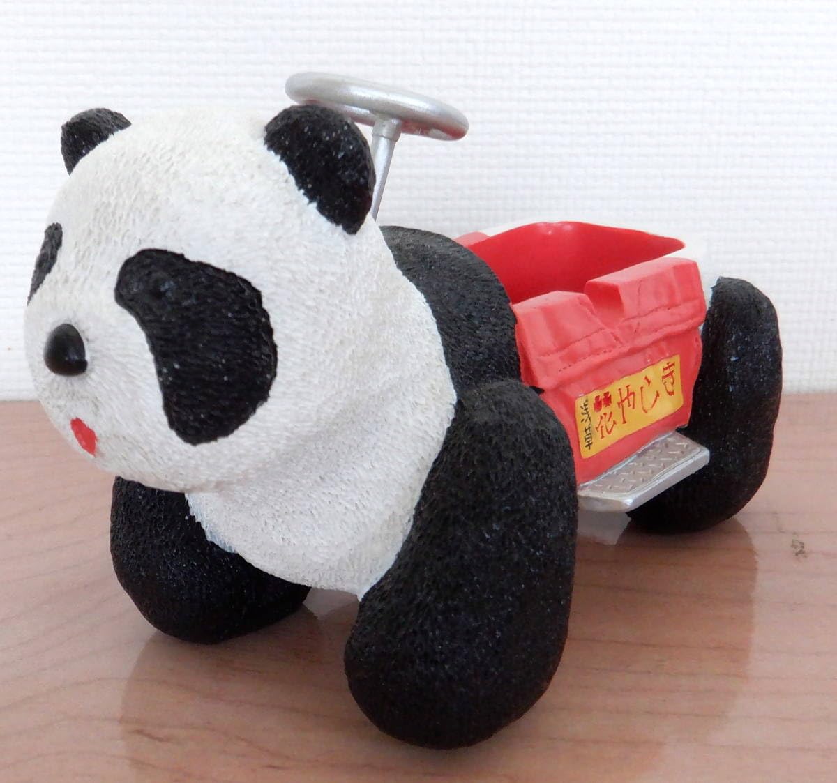 パンダの小物入れ、灰皿、置物