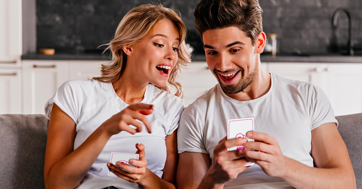 JUDUKU Giochi di Coppia - INTIMOOS Coppie - NUOVO - Giochi di Società - Regalo per lui - Regalo per lei - 180 carte - Regalo di Coppia - dai creatori