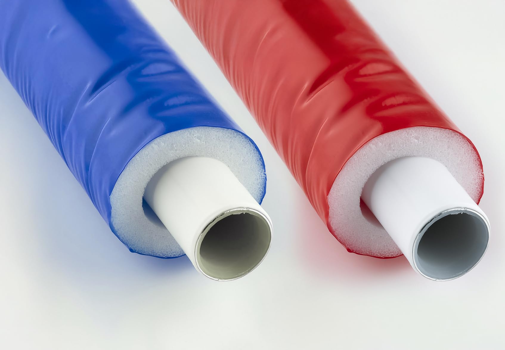 Rollo de tubo multicapa aislado rojo Ø16 mm | Longitud 50 m | Aislamiento térmico eficiente | Ideal para fontanería y calefacción | Resistente y fácil de instalar | QUICK PLOMBERIE