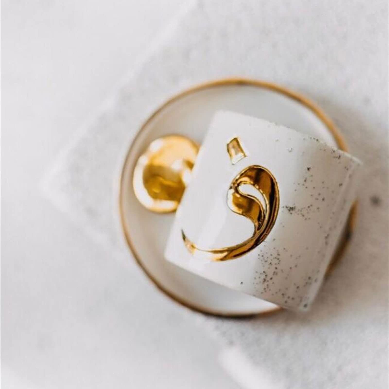 HASMI Kaffeetasse Handgemachte Keramik Kaffeetassen Hohe Qualität Arabisch Buchstabe Gold verzierte Kaffee Espresso Tee Tassen mit Untertassen for Frauen Männer Authentisches Geschenk Teetasse