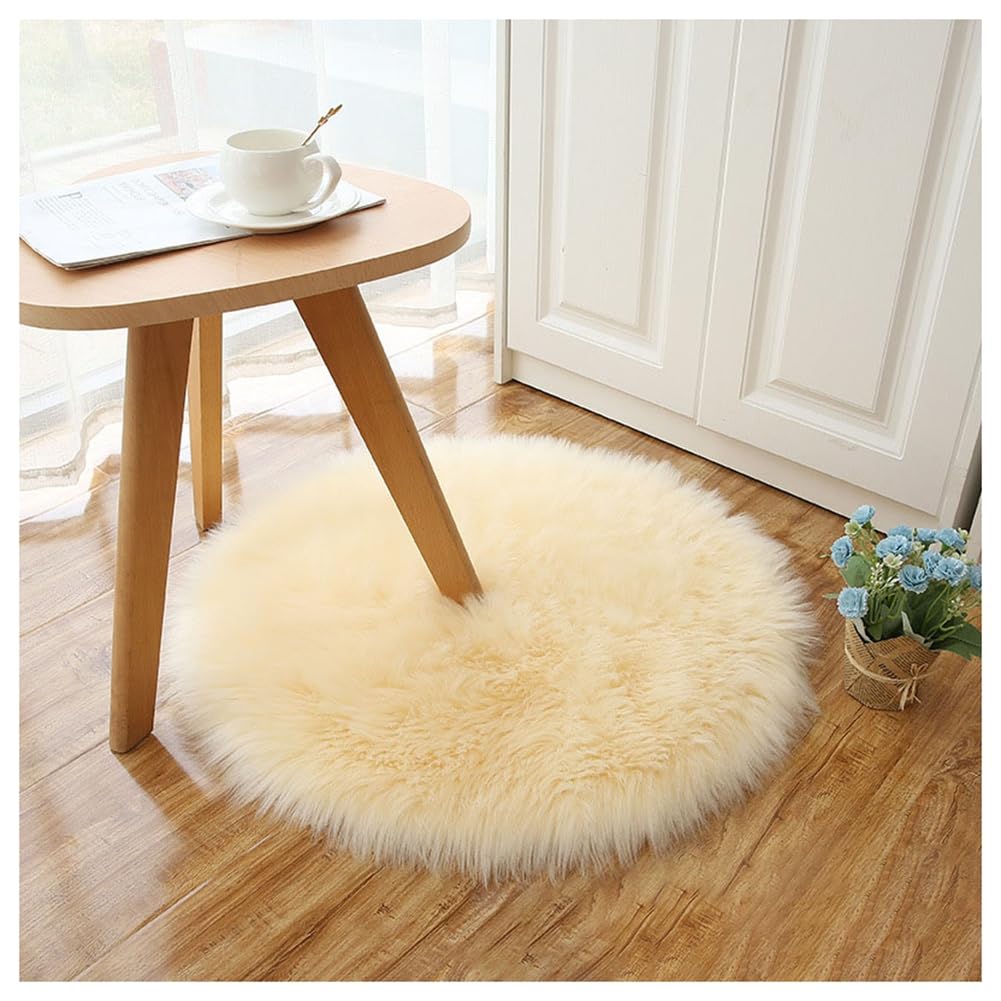Tapis moelleux jaune beige pour isoler le sol froid du salon ou chambre