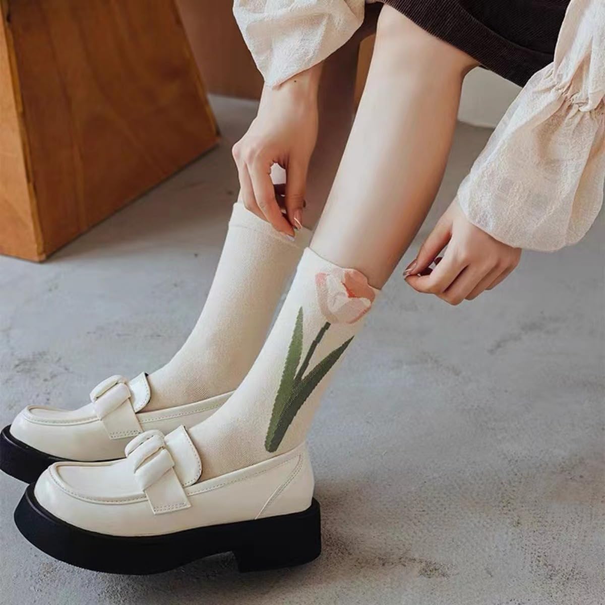 4 Pairs tulip Cute Socks, Women's Lace Ruffles Ankle Casual Sock, Cottagecore Breathable Mid Tube Socks, Floral Crew Socks - Image 7