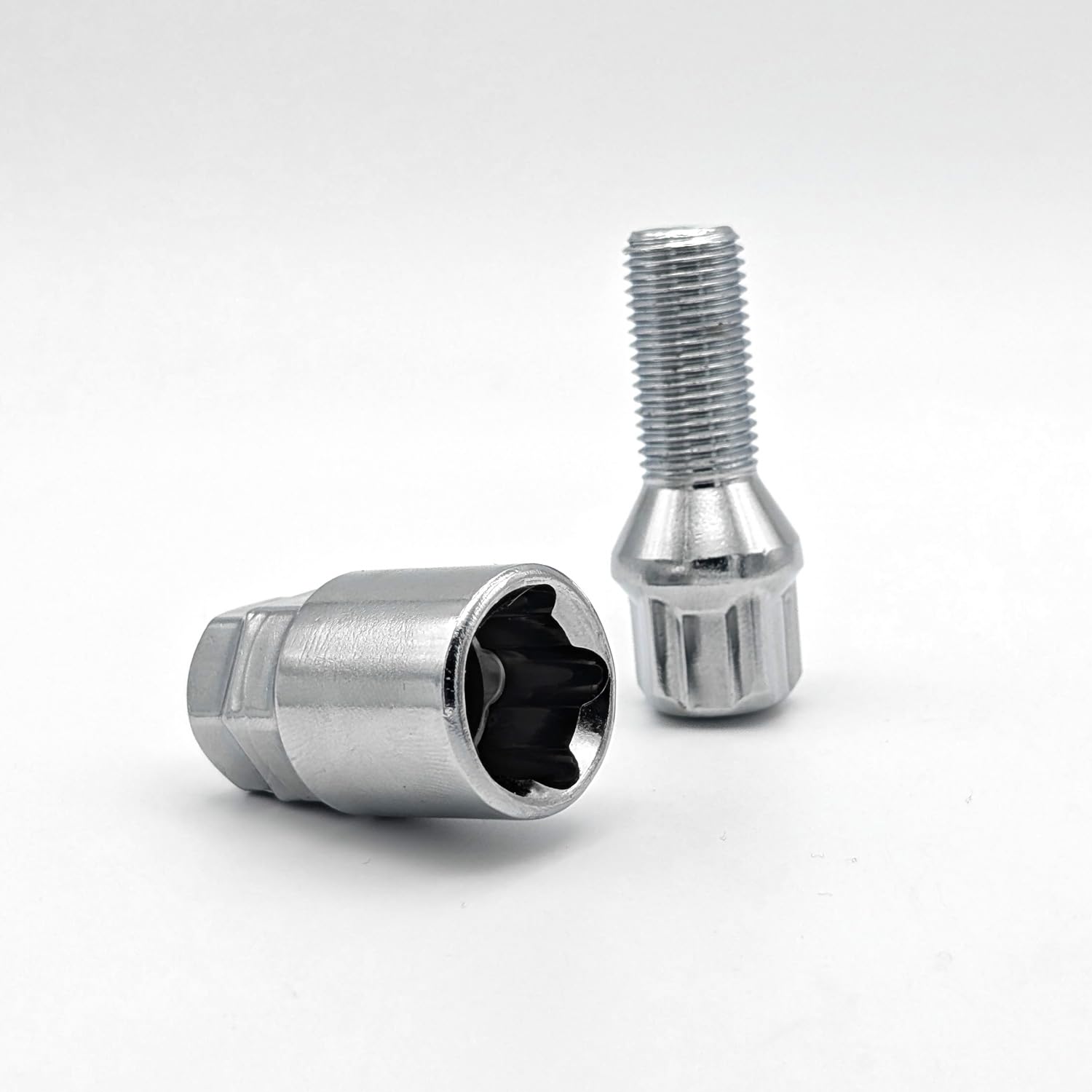 TRACER Set di bulloni per cerchione, antifurto, M14 x 1,5, 28 mm, attacco conico cromato con 2 chiavi compatibili con Audi, VW, Seat, Skoda, Opel, BMW