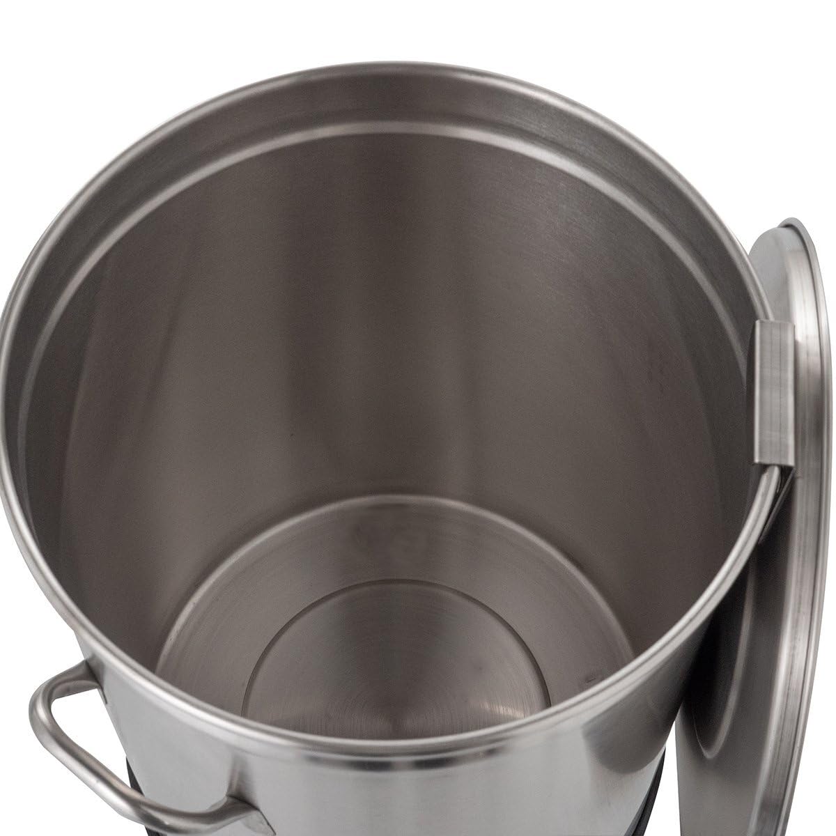 GastroHero Abfallbehälter 50 Liter Edelstahl mit Deckel Griffen Hygienebehälter Gastro Küche Chrom-Nickel-Stahl rund