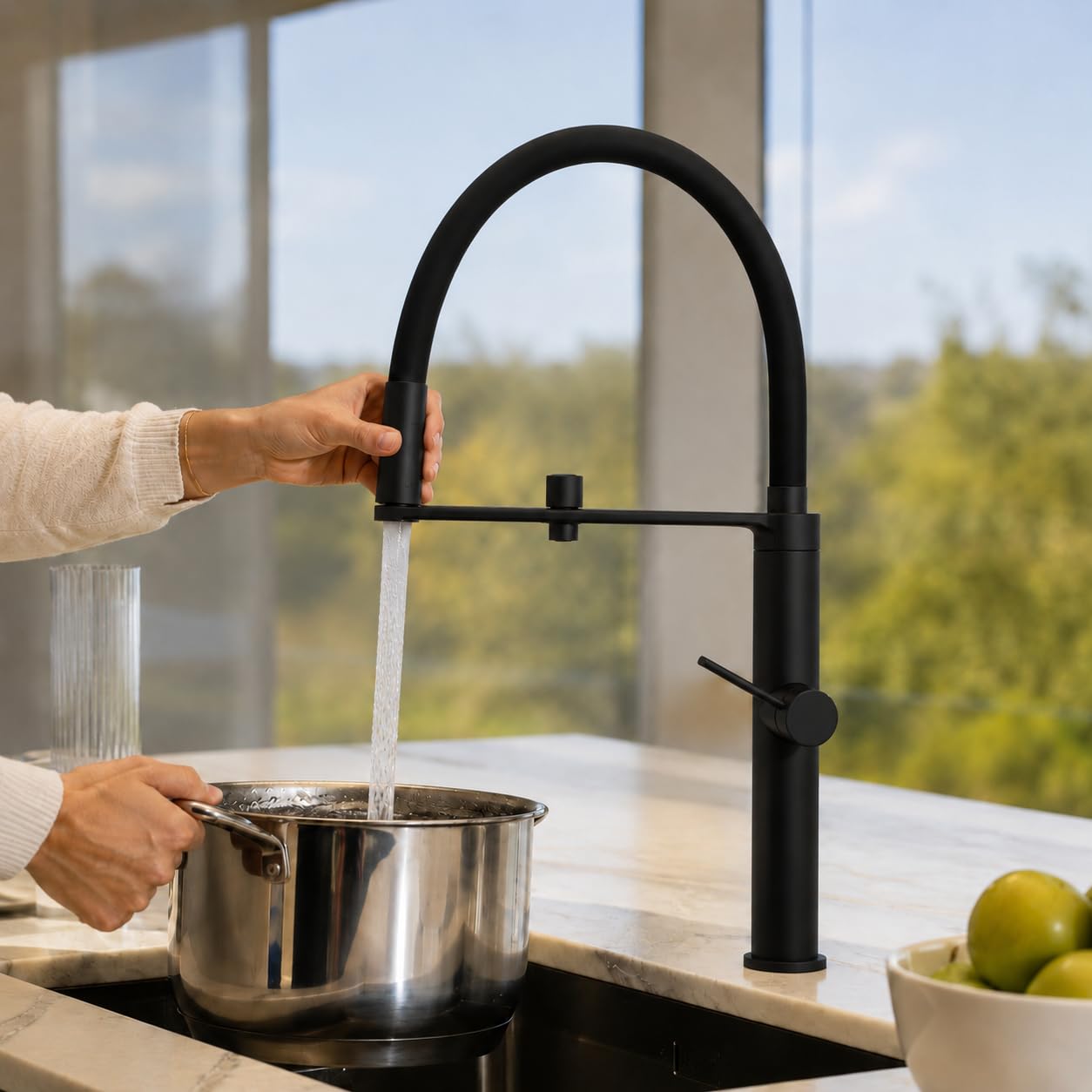 Ramón Soler Grifo de Cocina Flexible con Agua Filtrada Negro Mate | Grifo de cocina con caño flexible magnético y salida independiente para agua filtrada. Diseño premium, práctico y elegante.